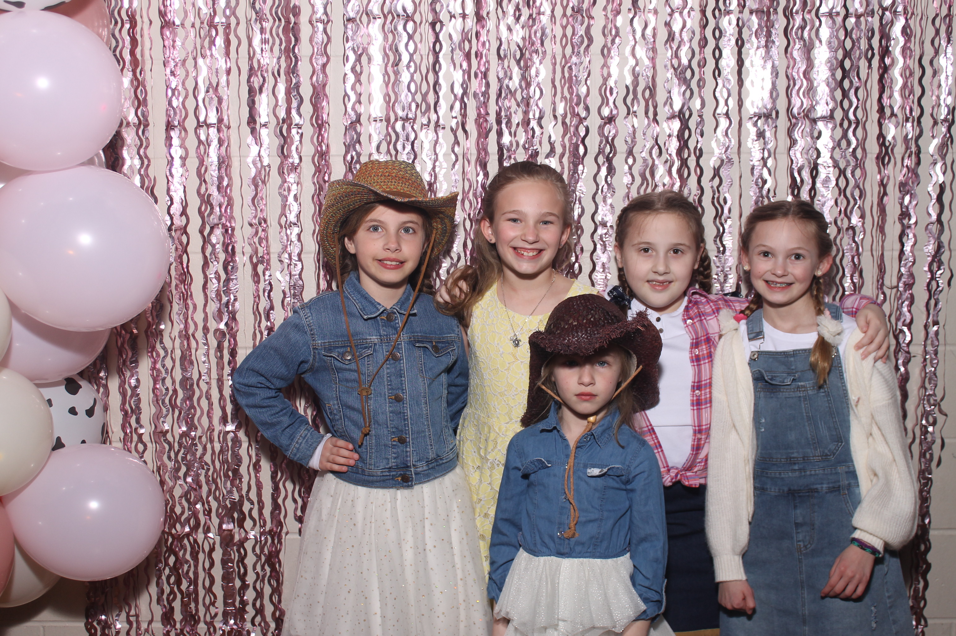 Queen of Peace Father Daughter Dance | View more photos from the event at gallery.photoboothcincy.com/u/PhotoBoothCincy/Queen-of-Peace-Father-Daughter-Dance