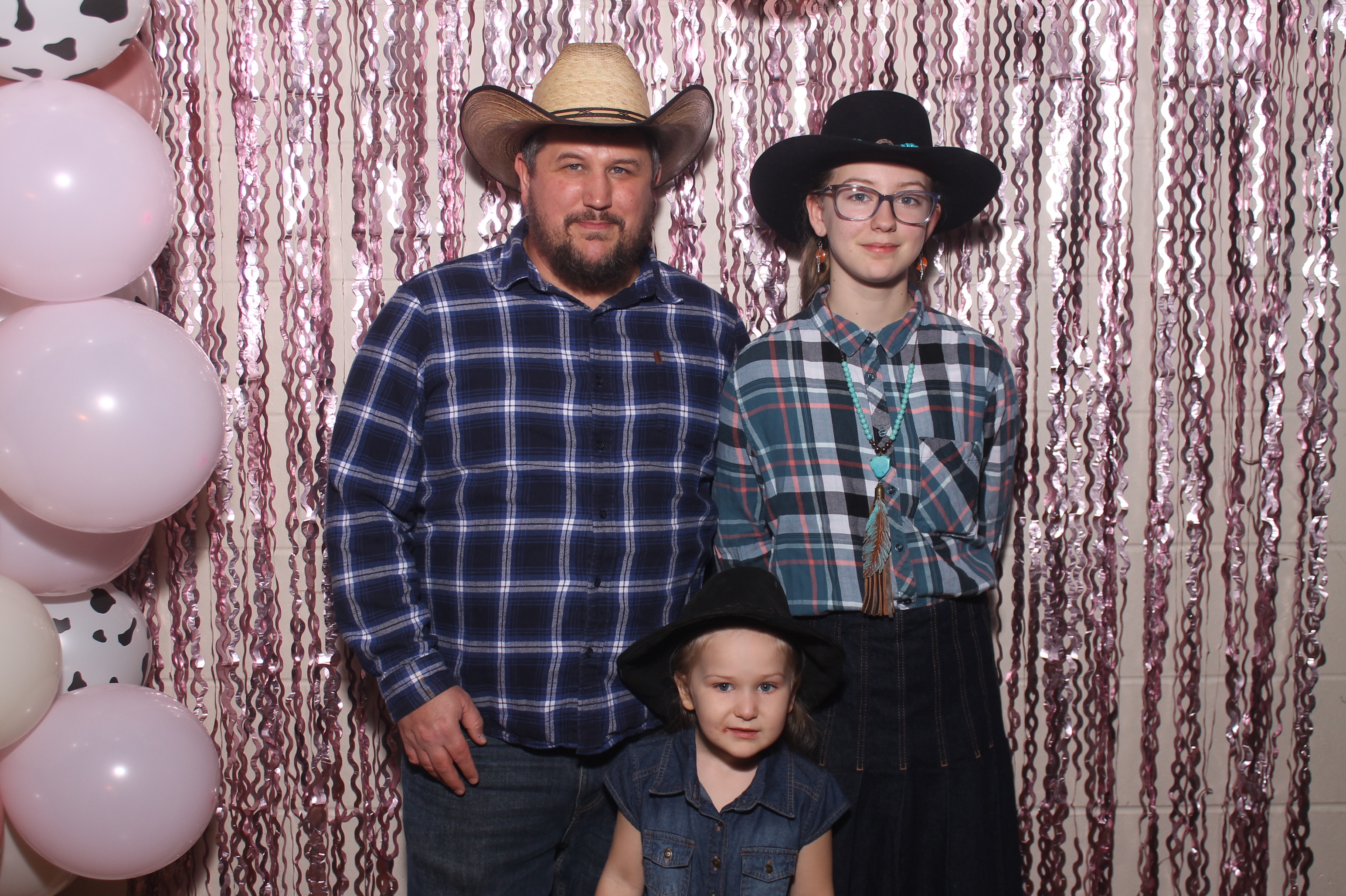 Queen of Peace Father Daughter Dance | View more photos from the event at gallery.photoboothcincy.com/u/PhotoBoothCincy/Queen-of-Peace-Father-Daughter-Dance