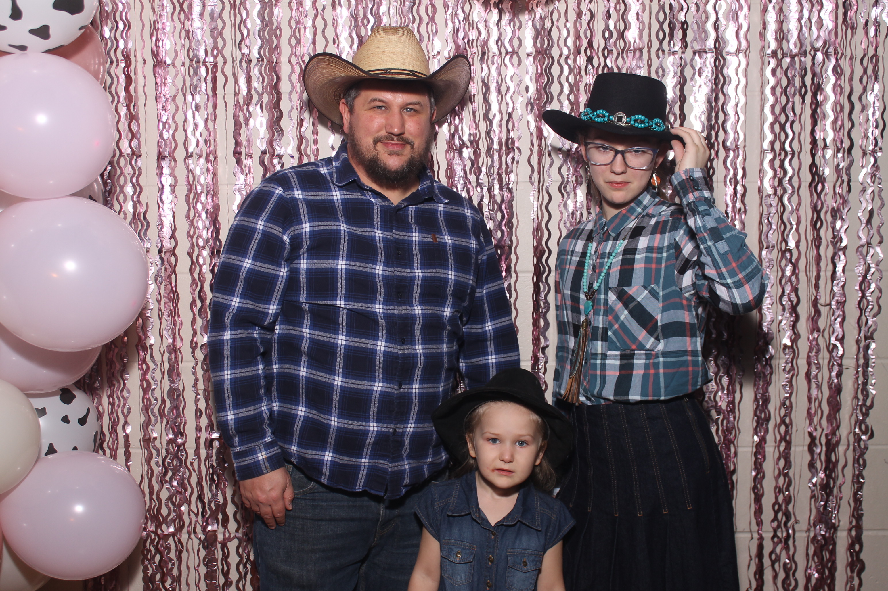 Queen of Peace Father Daughter Dance | View more photos from the event at gallery.photoboothcincy.com/u/PhotoBoothCincy/Queen-of-Peace-Father-Daughter-Dance