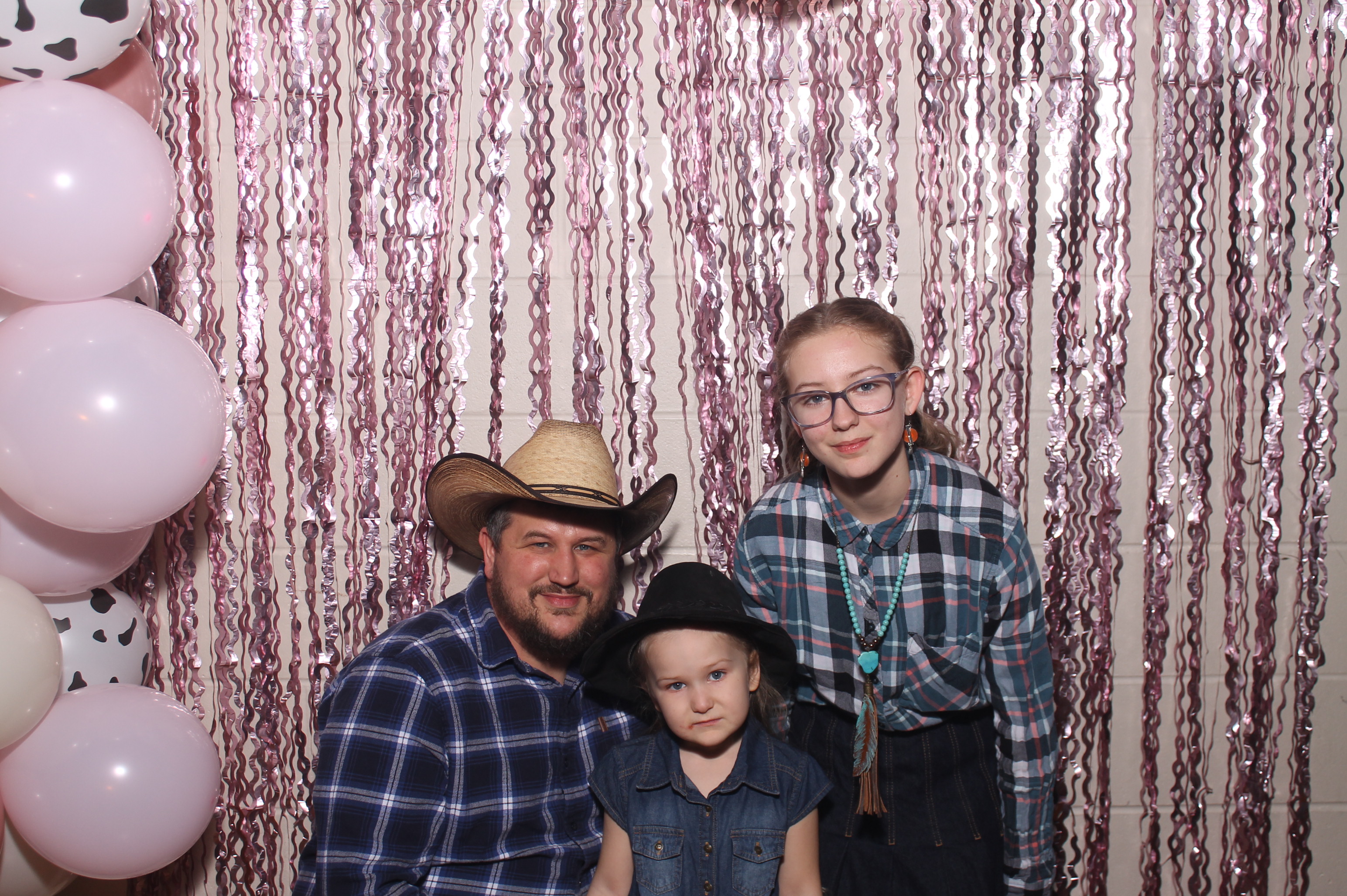Queen of Peace Father Daughter Dance | View more photos from the event at gallery.photoboothcincy.com/u/PhotoBoothCincy/Queen-of-Peace-Father-Daughter-Dance
