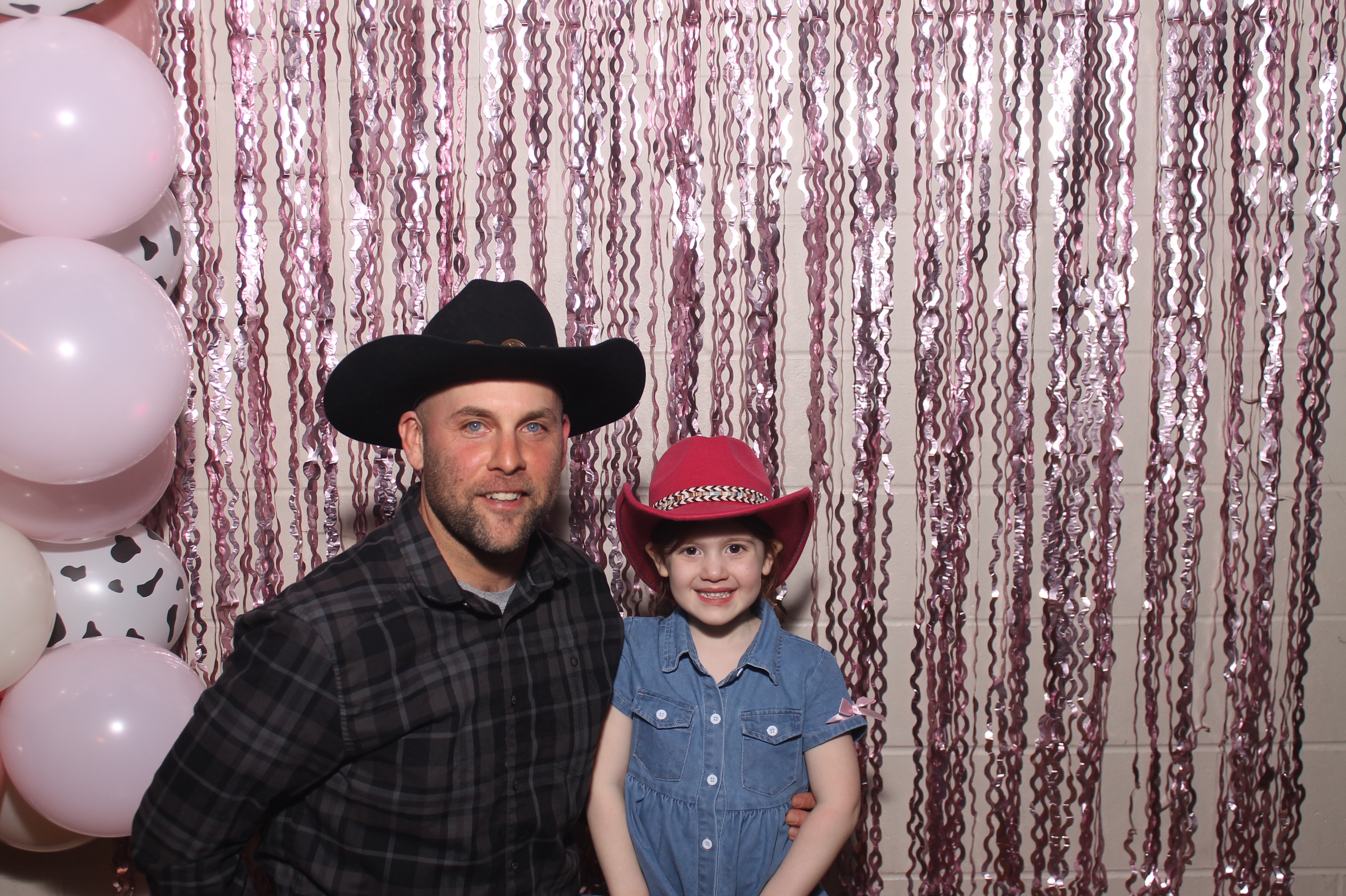Queen of Peace Father Daughter Dance | View more photos from the event at gallery.photoboothcincy.com/u/PhotoBoothCincy/Queen-of-Peace-Father-Daughter-Dance