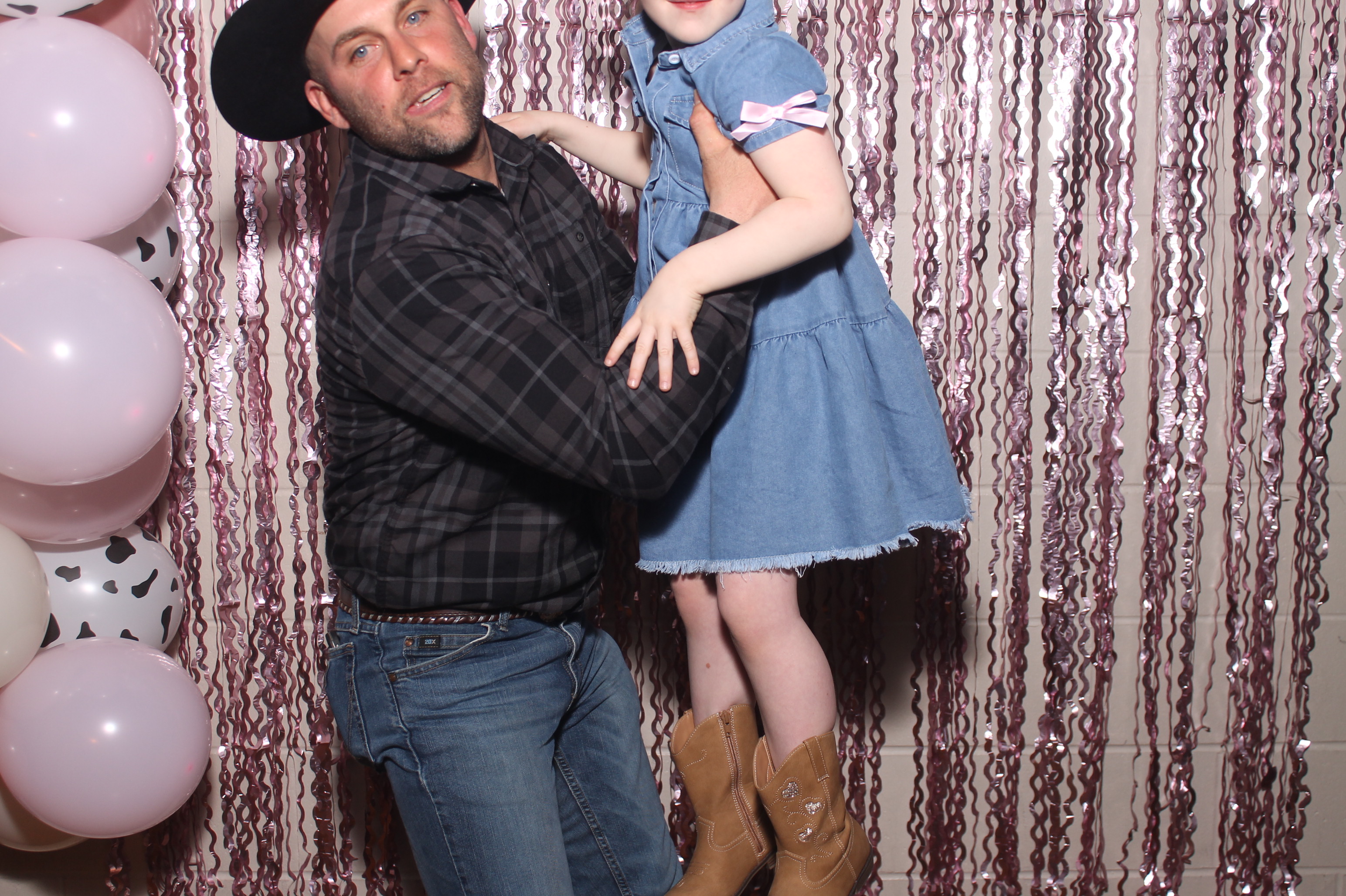 Queen of Peace Father Daughter Dance | View more photos from the event at gallery.photoboothcincy.com/u/PhotoBoothCincy/Queen-of-Peace-Father-Daughter-Dance