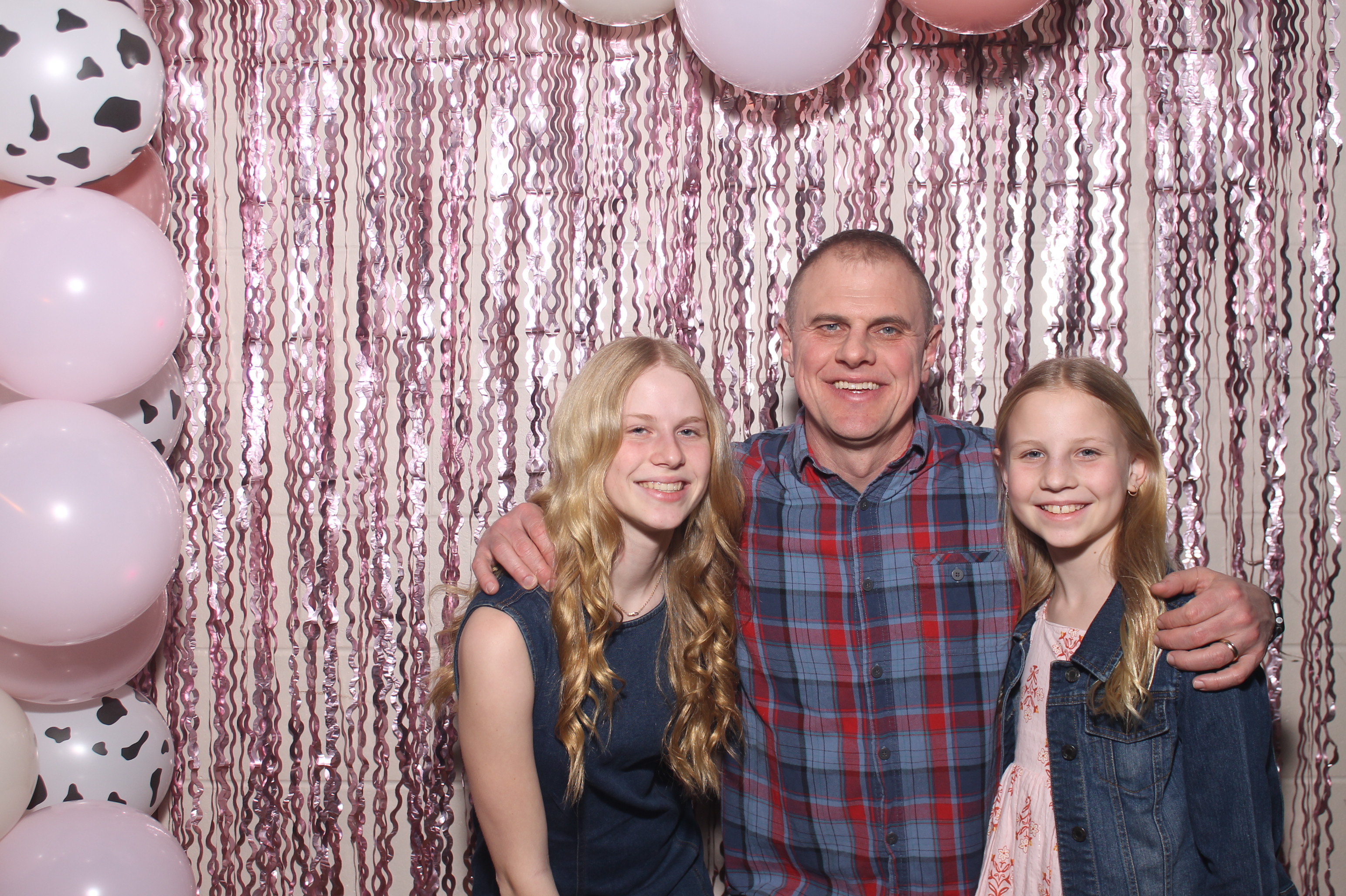 Queen of Peace Father Daughter Dance | View more photos from the event at gallery.photoboothcincy.com/u/PhotoBoothCincy/Queen-of-Peace-Father-Daughter-Dance
