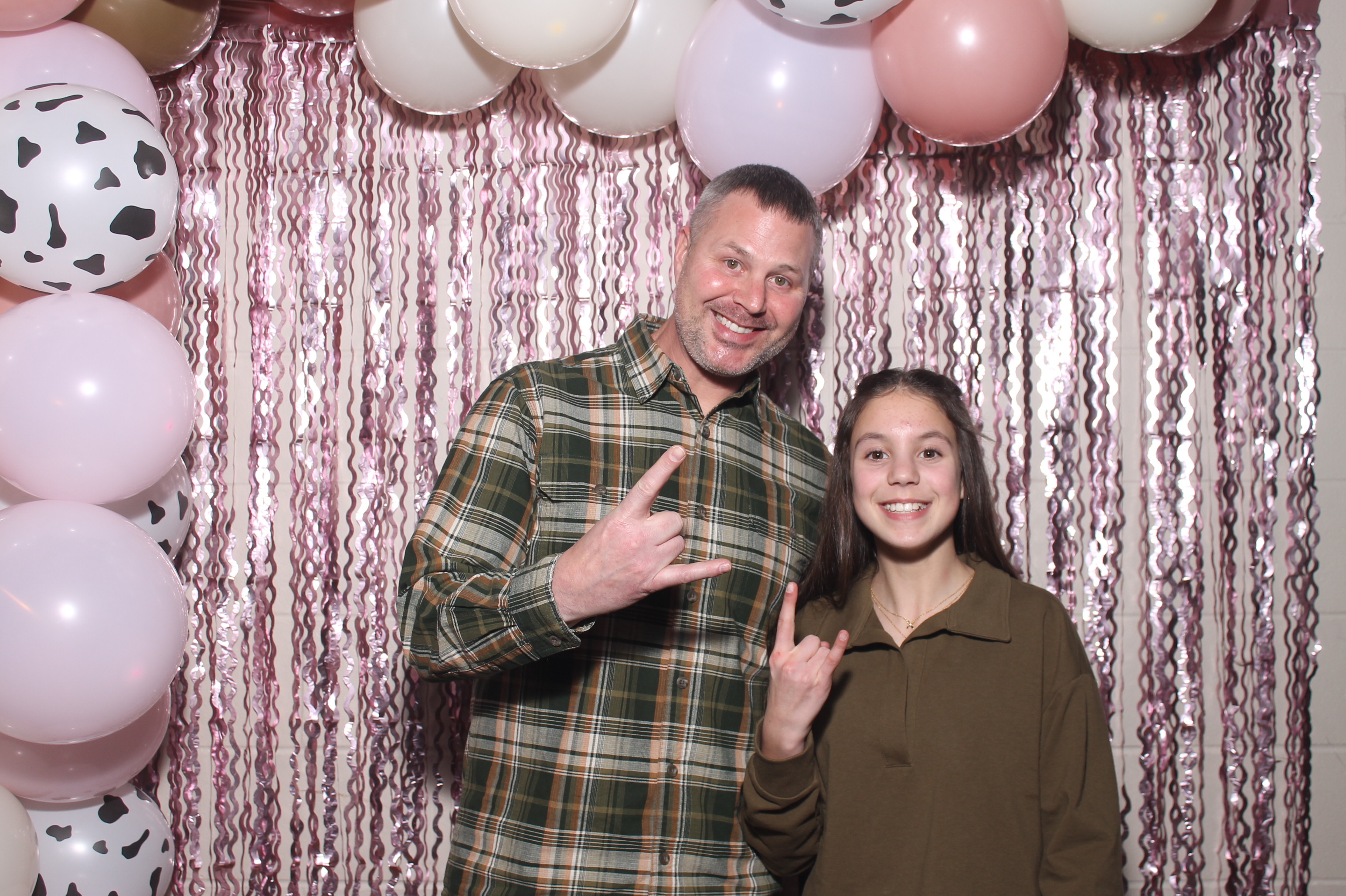 Queen of Peace Father Daughter Dance | View more photos from the event at gallery.photoboothcincy.com/u/PhotoBoothCincy/Queen-of-Peace-Father-Daughter-Dance