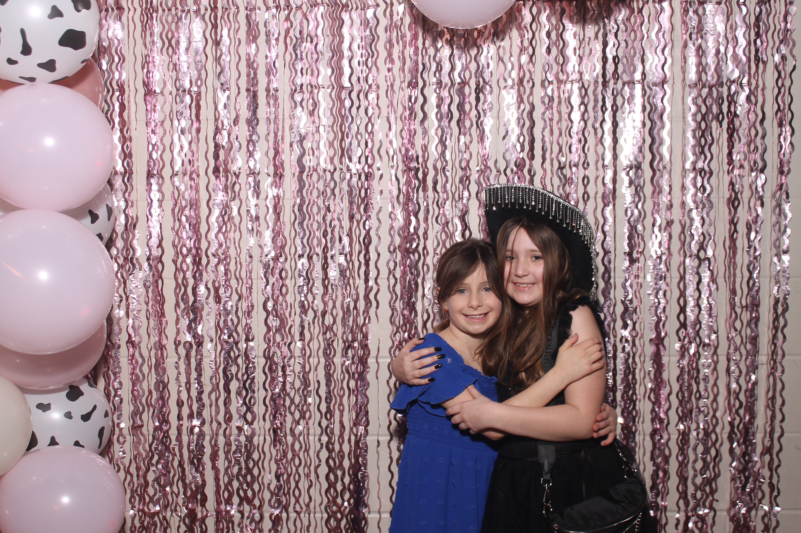 Queen of Peace Father Daughter Dance | View more photos from the event at gallery.photoboothcincy.com/u/PhotoBoothCincy/Queen-of-Peace-Father-Daughter-Dance