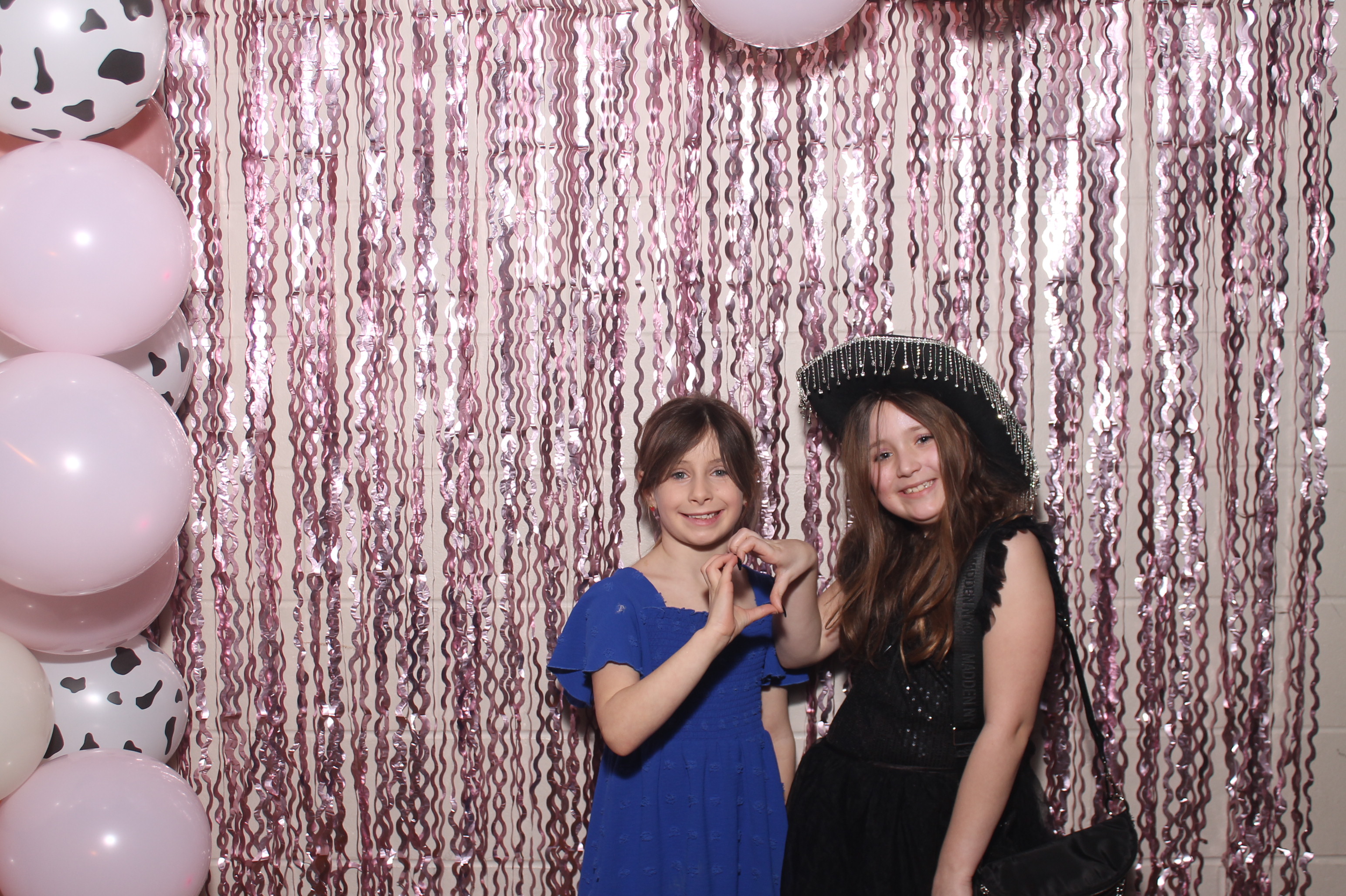 Queen of Peace Father Daughter Dance | View more photos from the event at gallery.photoboothcincy.com/u/PhotoBoothCincy/Queen-of-Peace-Father-Daughter-Dance