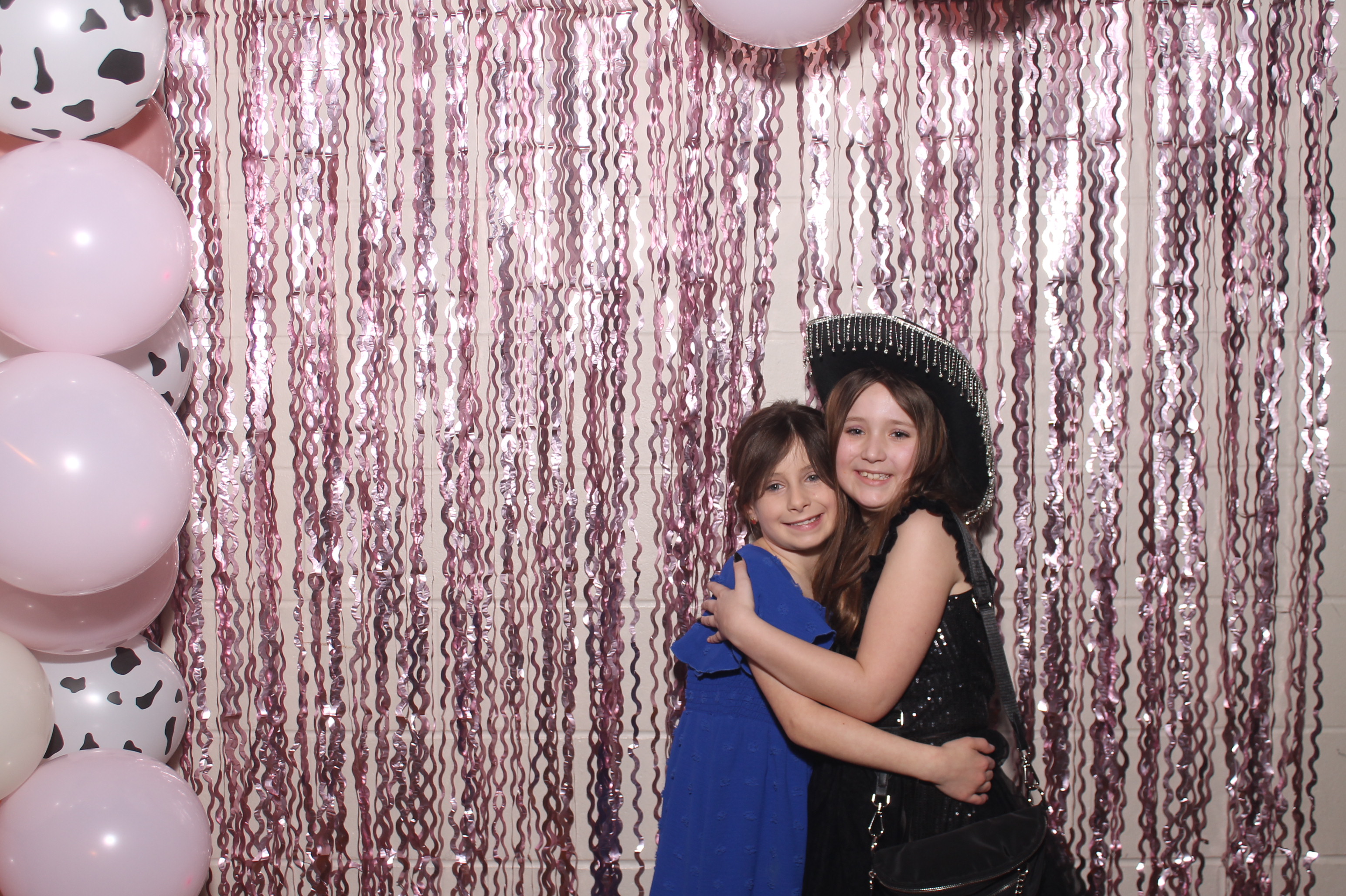 Queen of Peace Father Daughter Dance | View more photos from the event at gallery.photoboothcincy.com/u/PhotoBoothCincy/Queen-of-Peace-Father-Daughter-Dance