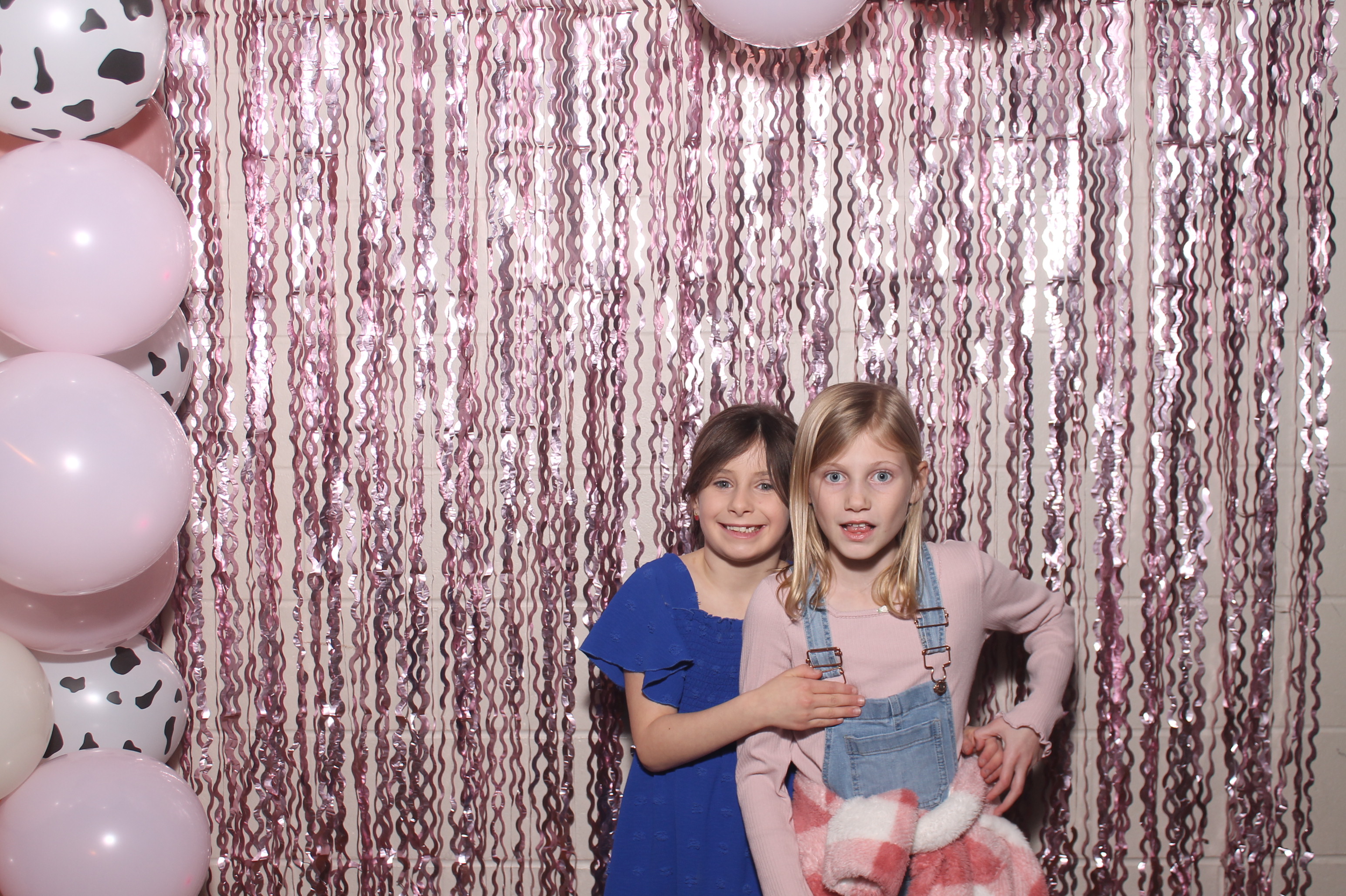 Queen of Peace Father Daughter Dance | View more photos from the event at gallery.photoboothcincy.com/u/PhotoBoothCincy/Queen-of-Peace-Father-Daughter-Dance