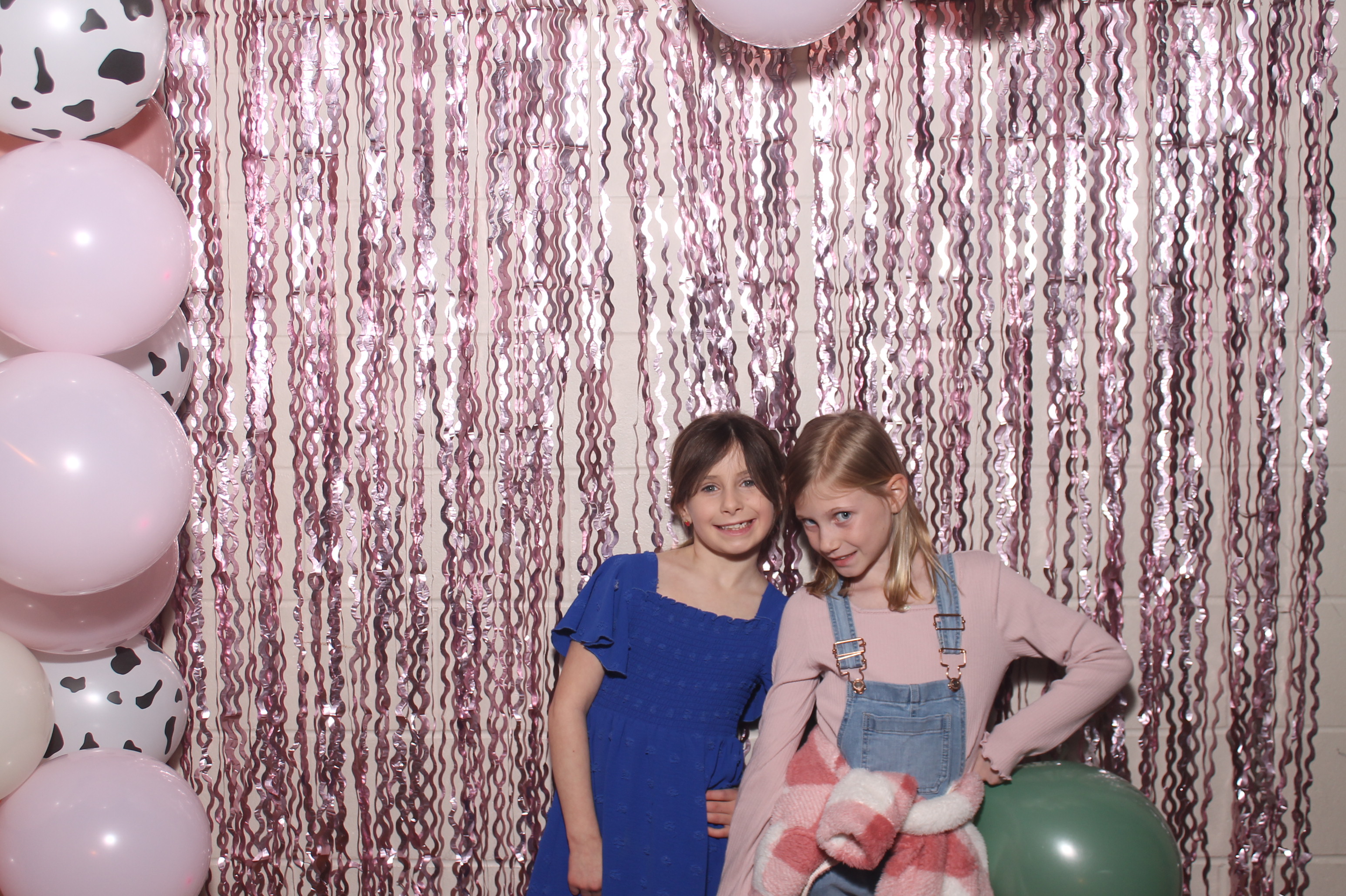 Queen of Peace Father Daughter Dance | View more photos from the event at gallery.photoboothcincy.com/u/PhotoBoothCincy/Queen-of-Peace-Father-Daughter-Dance