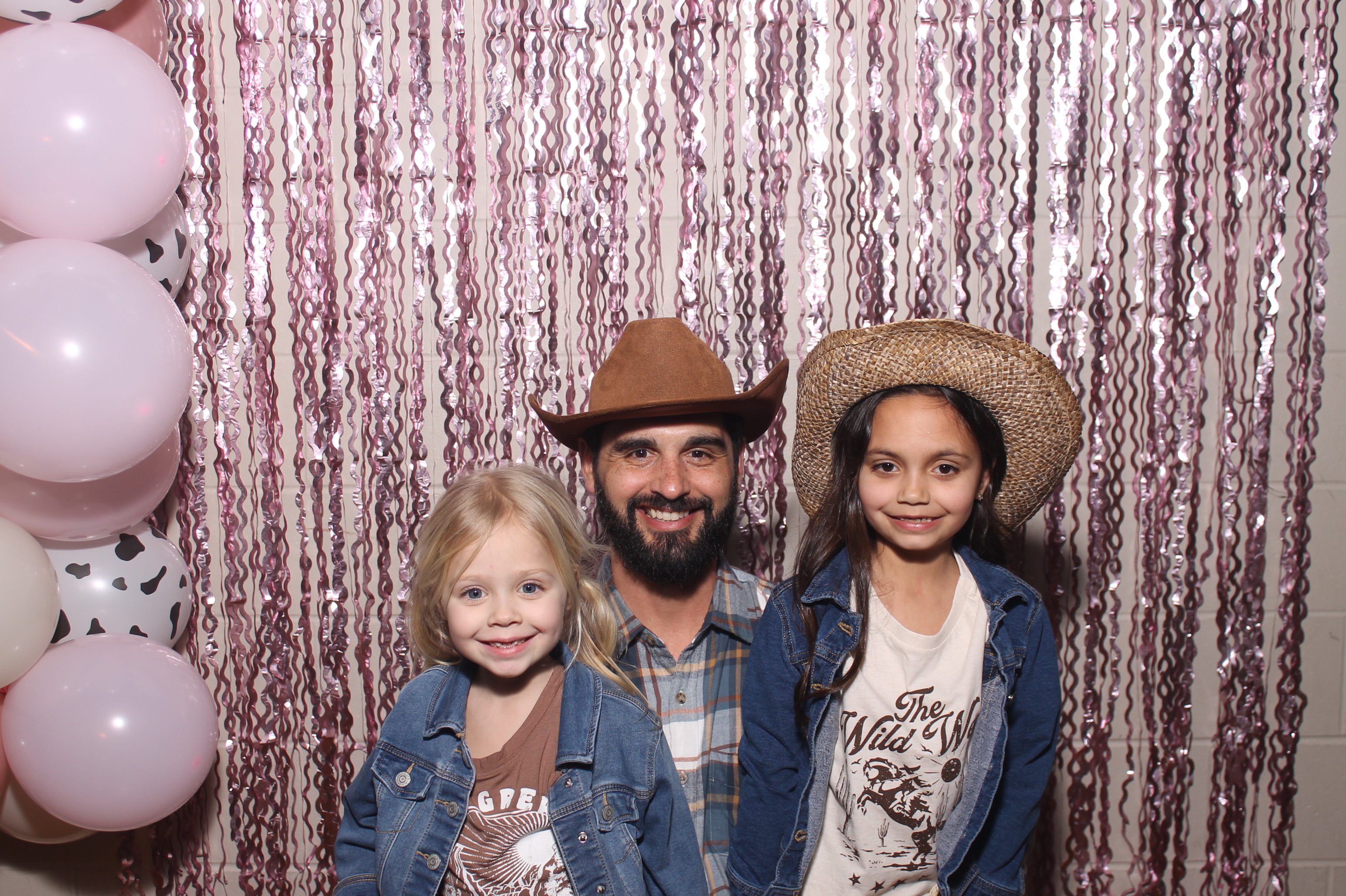 Queen of Peace Father Daughter Dance | View more photos from the event at gallery.photoboothcincy.com/u/PhotoBoothCincy/Queen-of-Peace-Father-Daughter-Dance