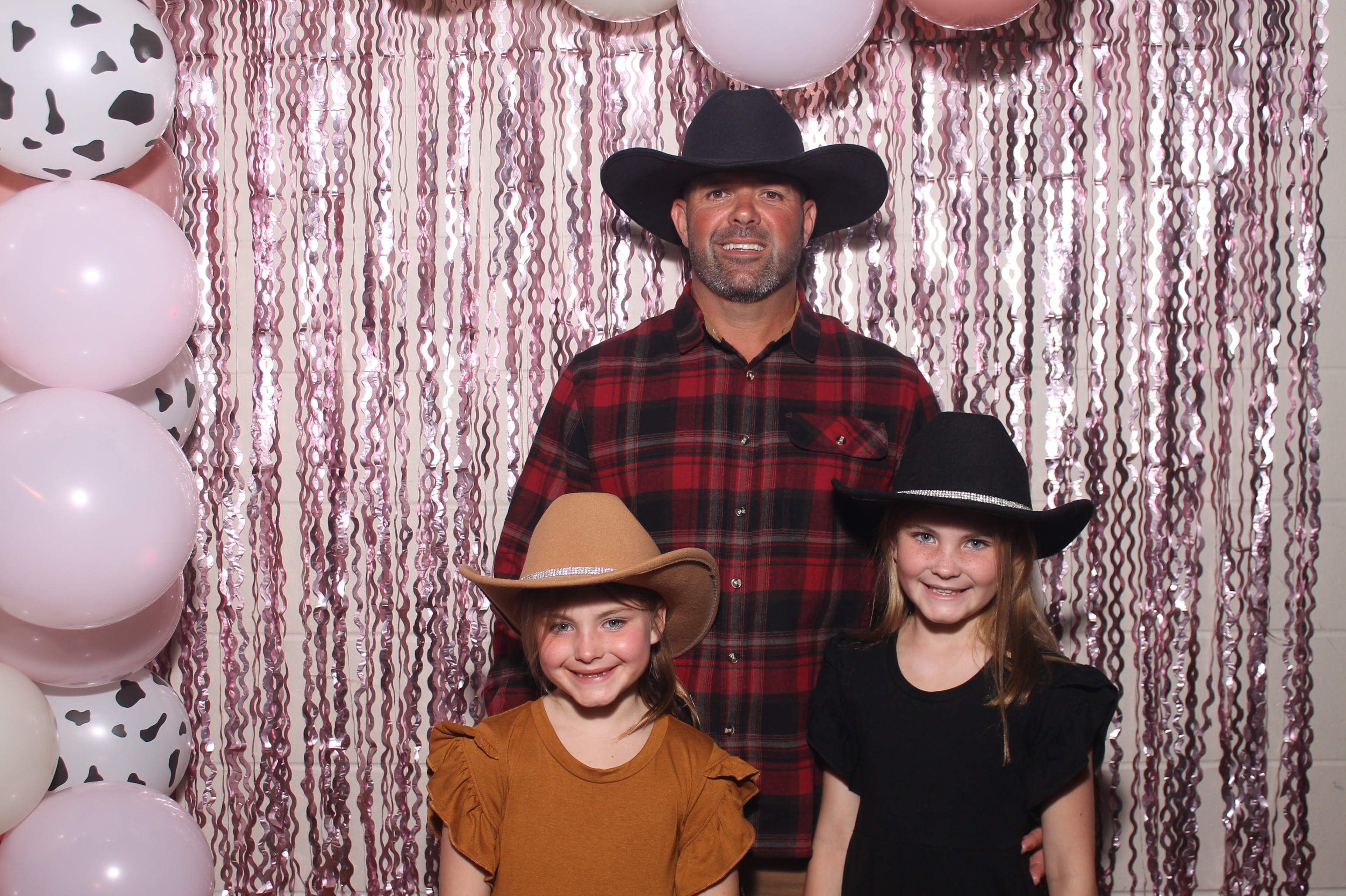 Queen of Peace Father Daughter Dance | View more photos from the event at gallery.photoboothcincy.com/u/PhotoBoothCincy/Queen-of-Peace-Father-Daughter-Dance