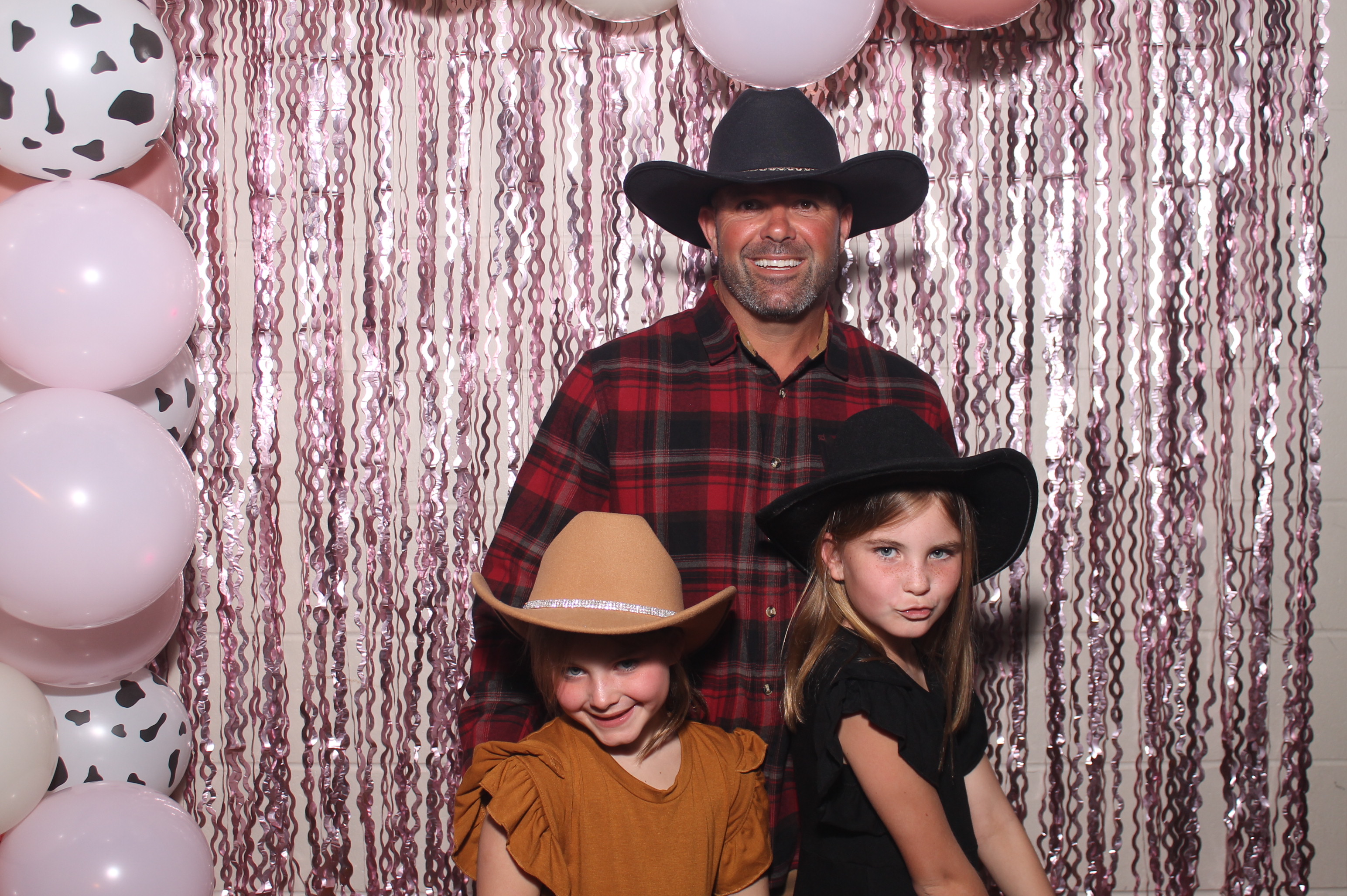 Queen of Peace Father Daughter Dance | View more photos from the event at gallery.photoboothcincy.com/u/PhotoBoothCincy/Queen-of-Peace-Father-Daughter-Dance
