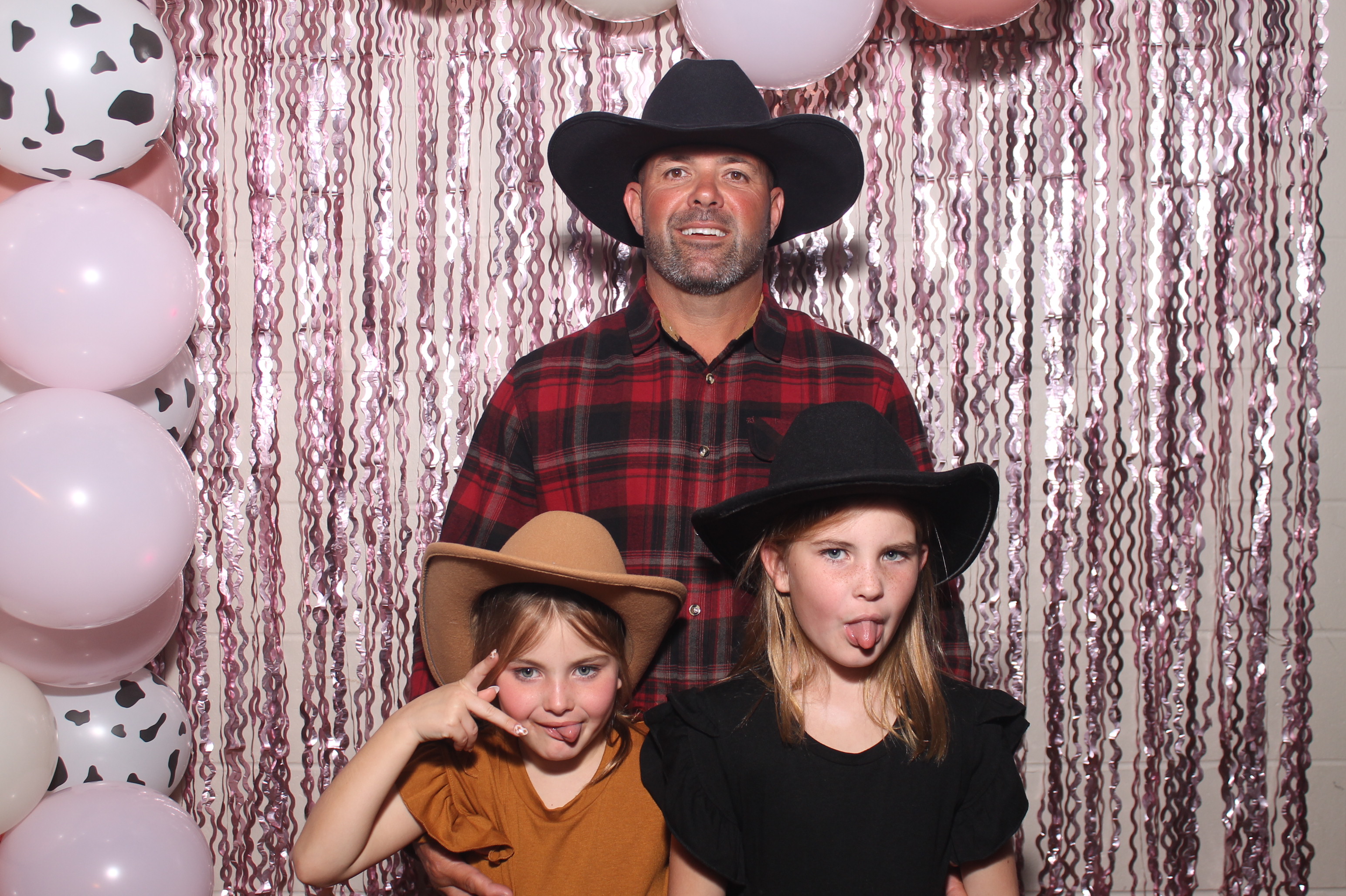 Queen of Peace Father Daughter Dance | View more photos from the event at gallery.photoboothcincy.com/u/PhotoBoothCincy/Queen-of-Peace-Father-Daughter-Dance