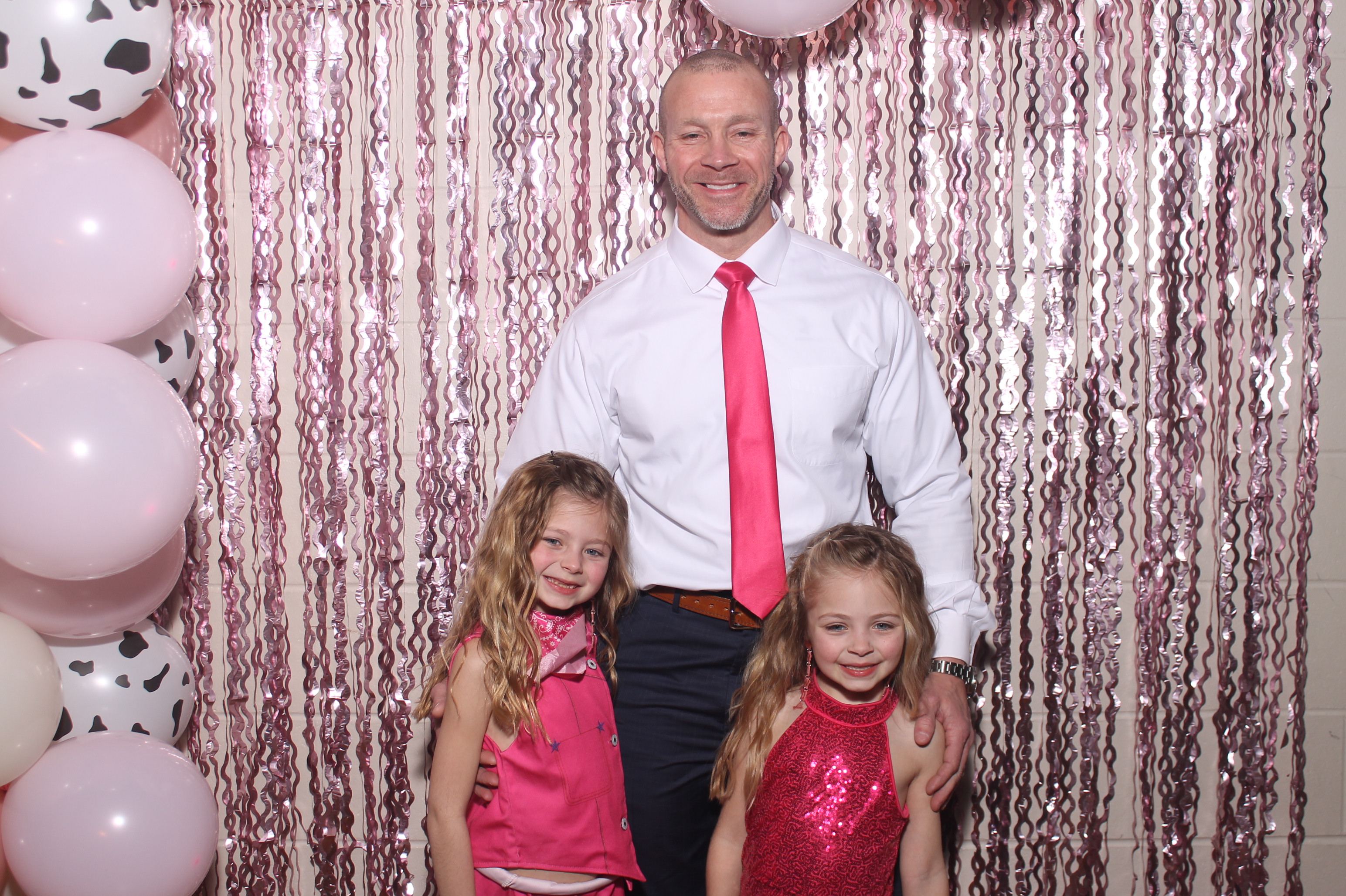 Queen of Peace Father Daughter Dance | View more photos from the event at gallery.photoboothcincy.com/u/PhotoBoothCincy/Queen-of-Peace-Father-Daughter-Dance