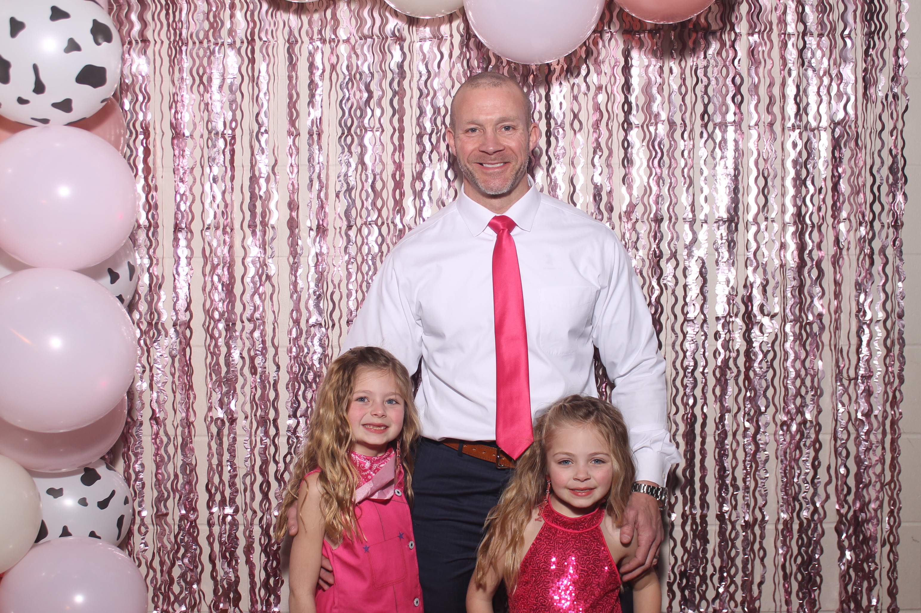 Queen of Peace Father Daughter Dance | View more photos from the event at gallery.photoboothcincy.com/u/PhotoBoothCincy/Queen-of-Peace-Father-Daughter-Dance