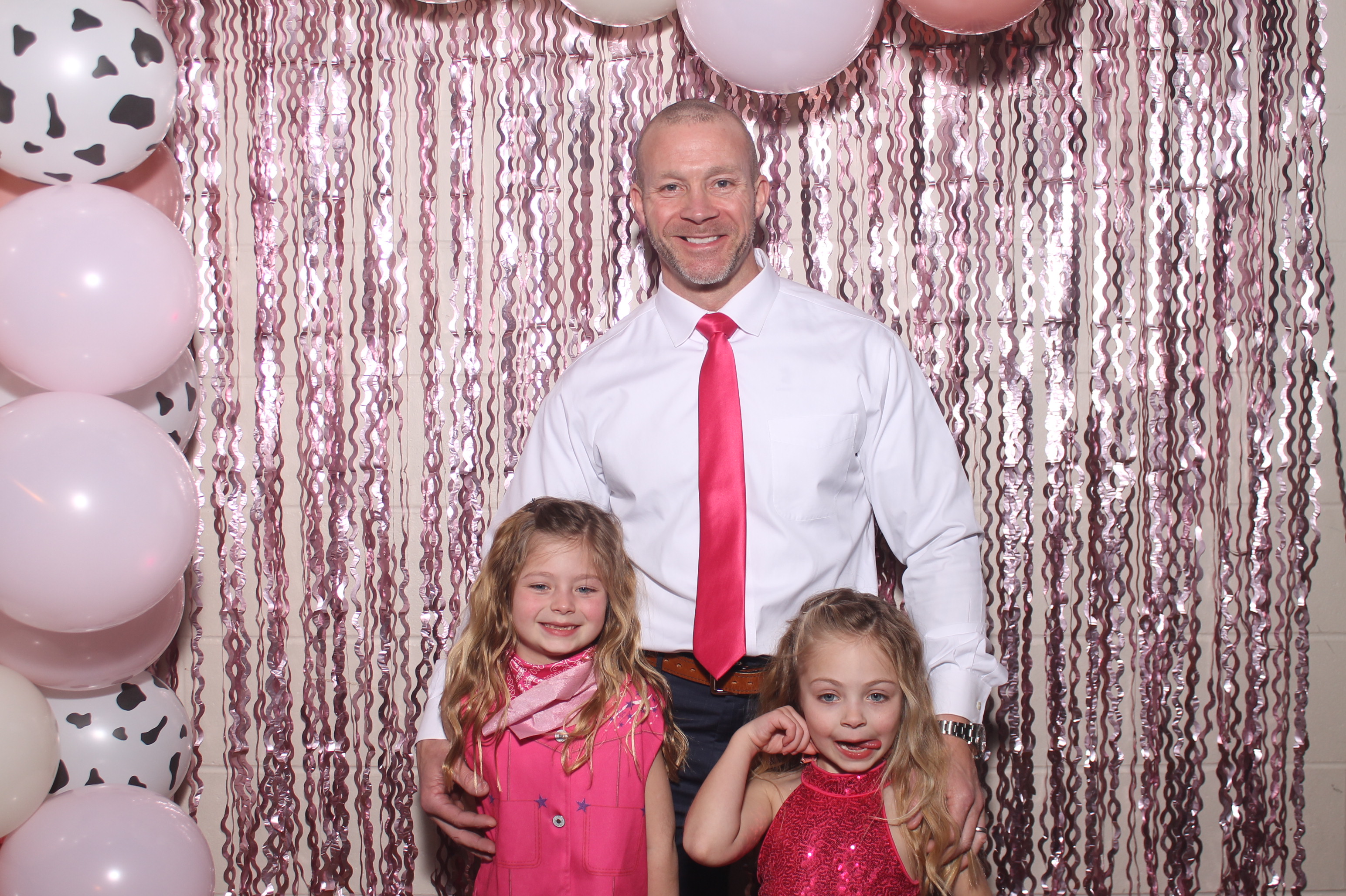 Queen of Peace Father Daughter Dance | View more photos from the event at gallery.photoboothcincy.com/u/PhotoBoothCincy/Queen-of-Peace-Father-Daughter-Dance