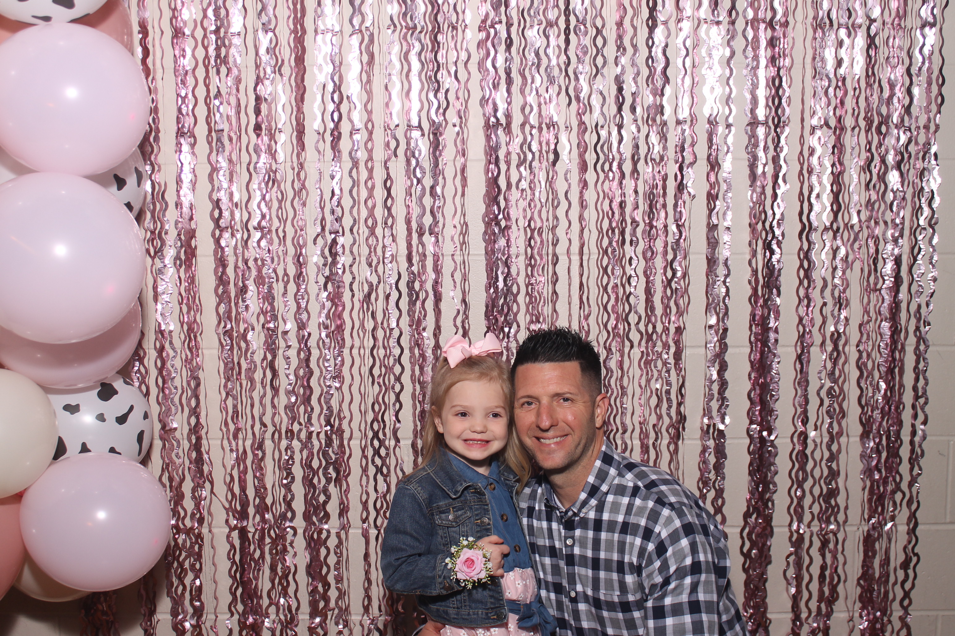 Queen of Peace Father Daughter Dance | View more photos from the event at gallery.photoboothcincy.com/u/PhotoBoothCincy/Queen-of-Peace-Father-Daughter-Dance