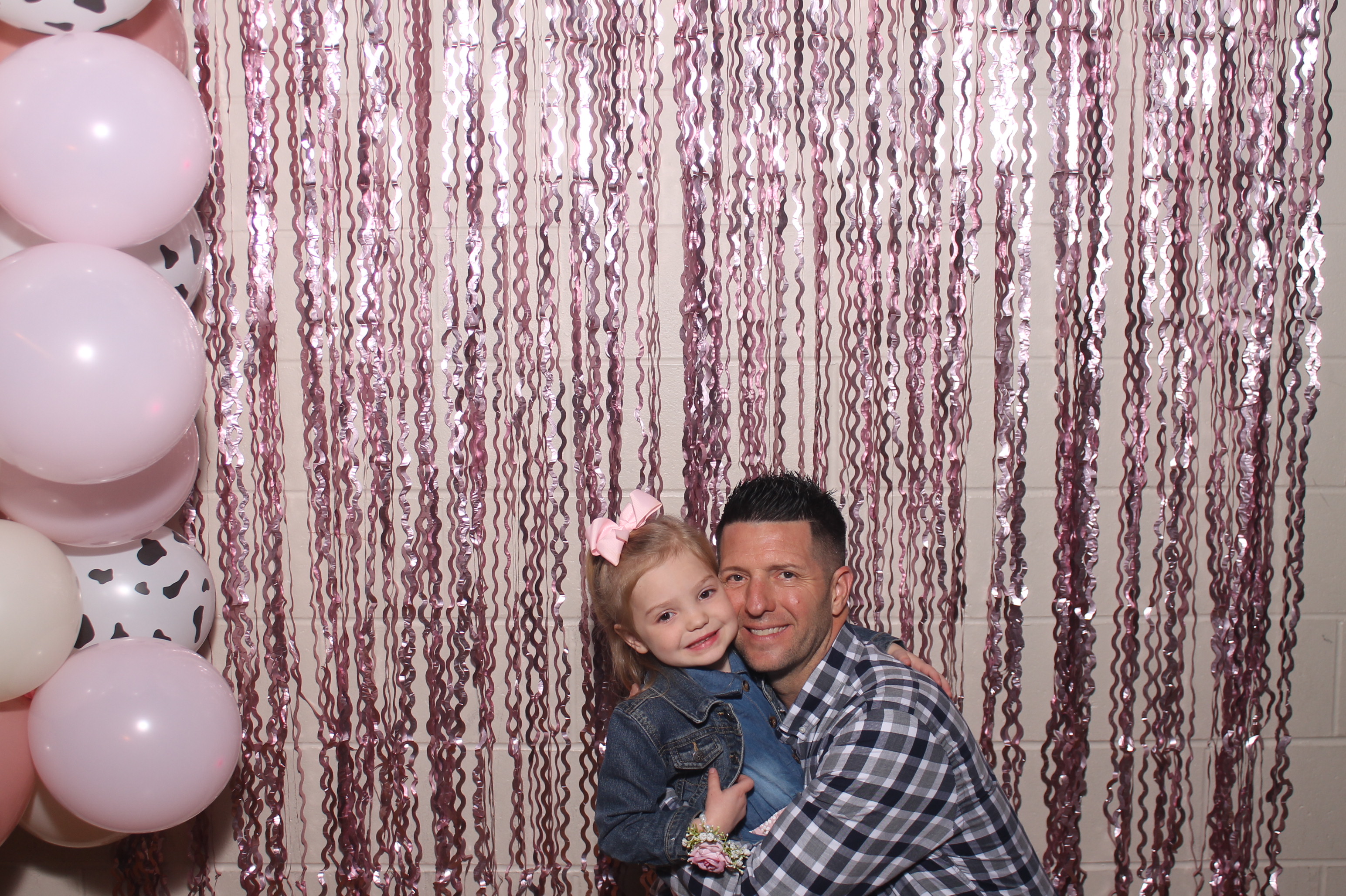 Queen of Peace Father Daughter Dance | View more photos from the event at gallery.photoboothcincy.com/u/PhotoBoothCincy/Queen-of-Peace-Father-Daughter-Dance