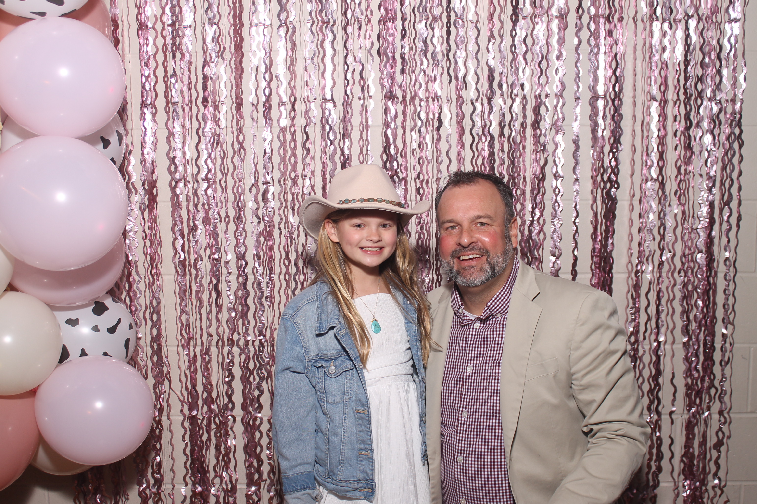 Queen of Peace Father Daughter Dance | View more photos from the event at gallery.photoboothcincy.com/u/PhotoBoothCincy/Queen-of-Peace-Father-Daughter-Dance