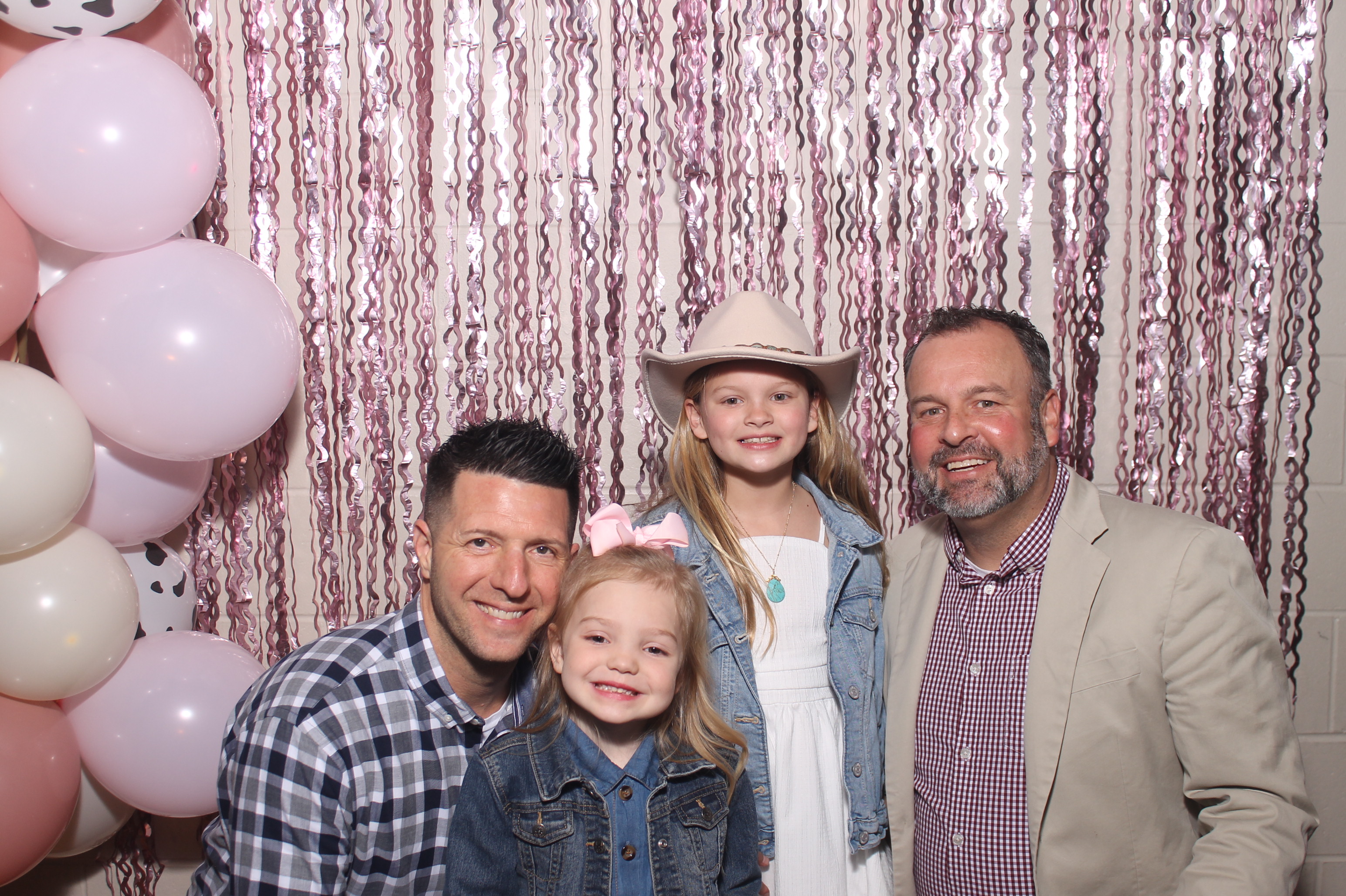 Queen of Peace Father Daughter Dance | View more photos from the event at gallery.photoboothcincy.com/u/PhotoBoothCincy/Queen-of-Peace-Father-Daughter-Dance