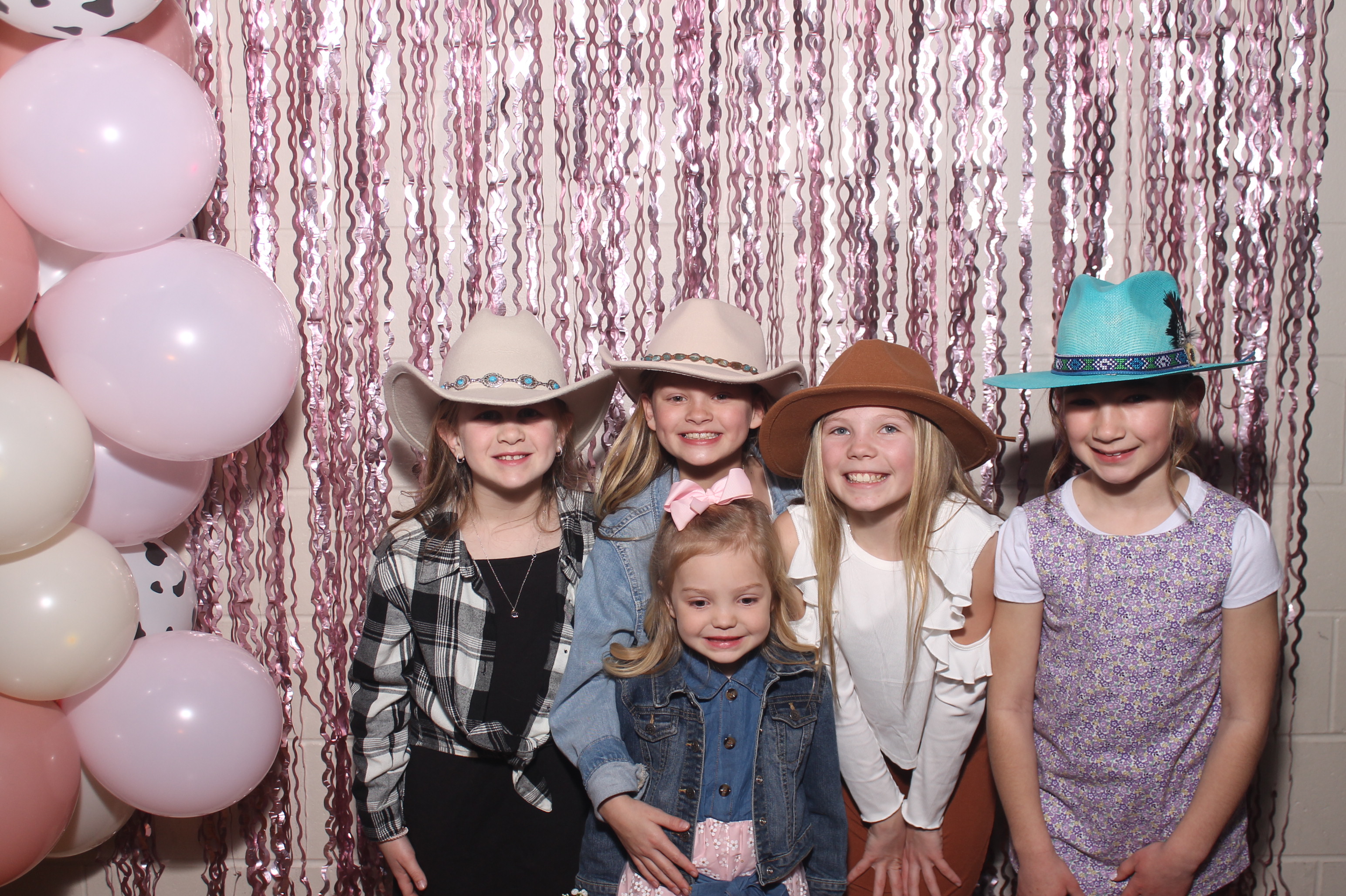 Queen of Peace Father Daughter Dance | View more photos from the event at gallery.photoboothcincy.com/u/PhotoBoothCincy/Queen-of-Peace-Father-Daughter-Dance