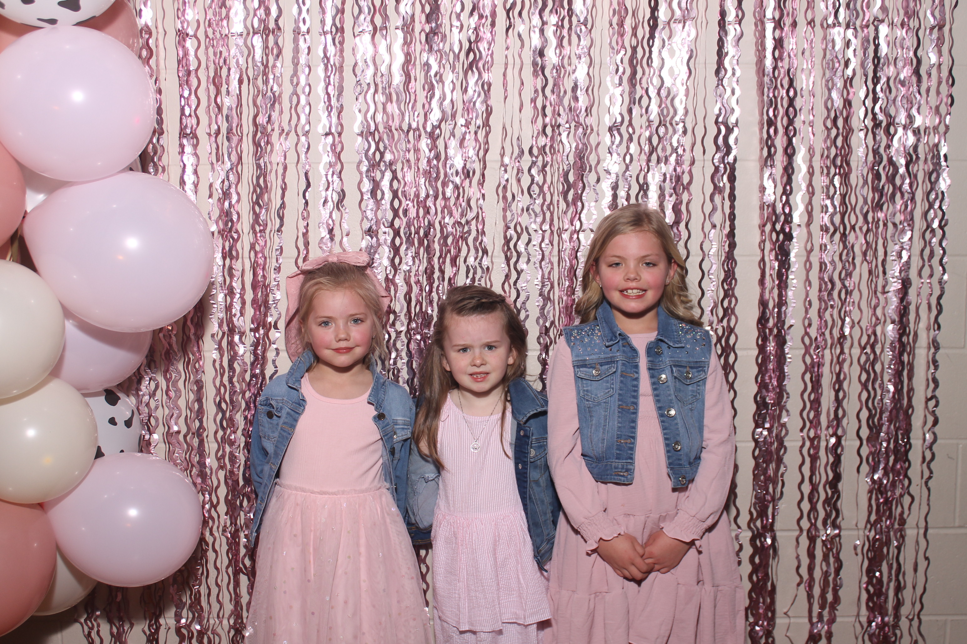 Queen of Peace Father Daughter Dance | View more photos from the event at gallery.photoboothcincy.com/u/PhotoBoothCincy/Queen-of-Peace-Father-Daughter-Dance