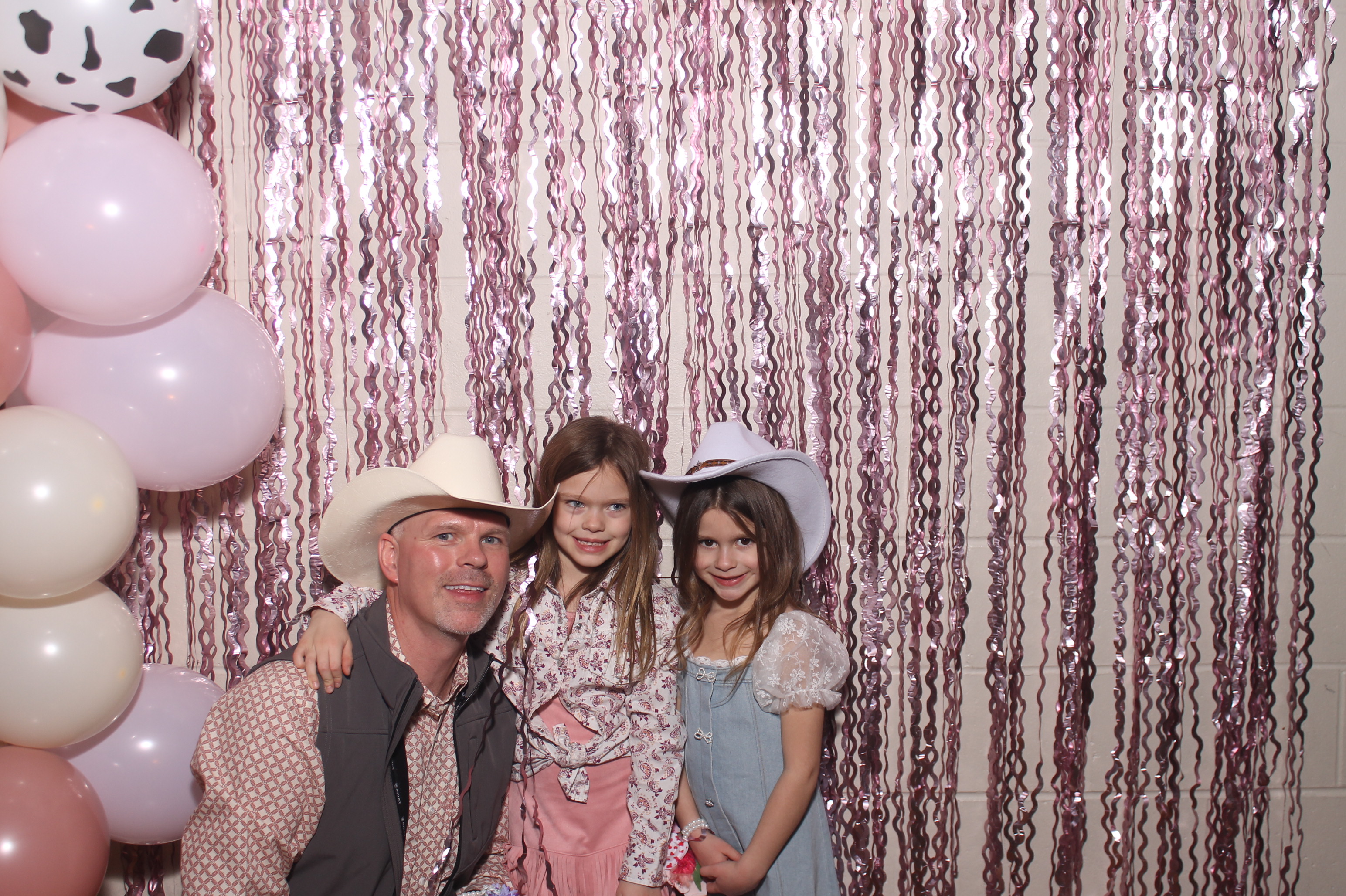 Queen of Peace Father Daughter Dance | View more photos from the event at gallery.photoboothcincy.com/u/PhotoBoothCincy/Queen-of-Peace-Father-Daughter-Dance