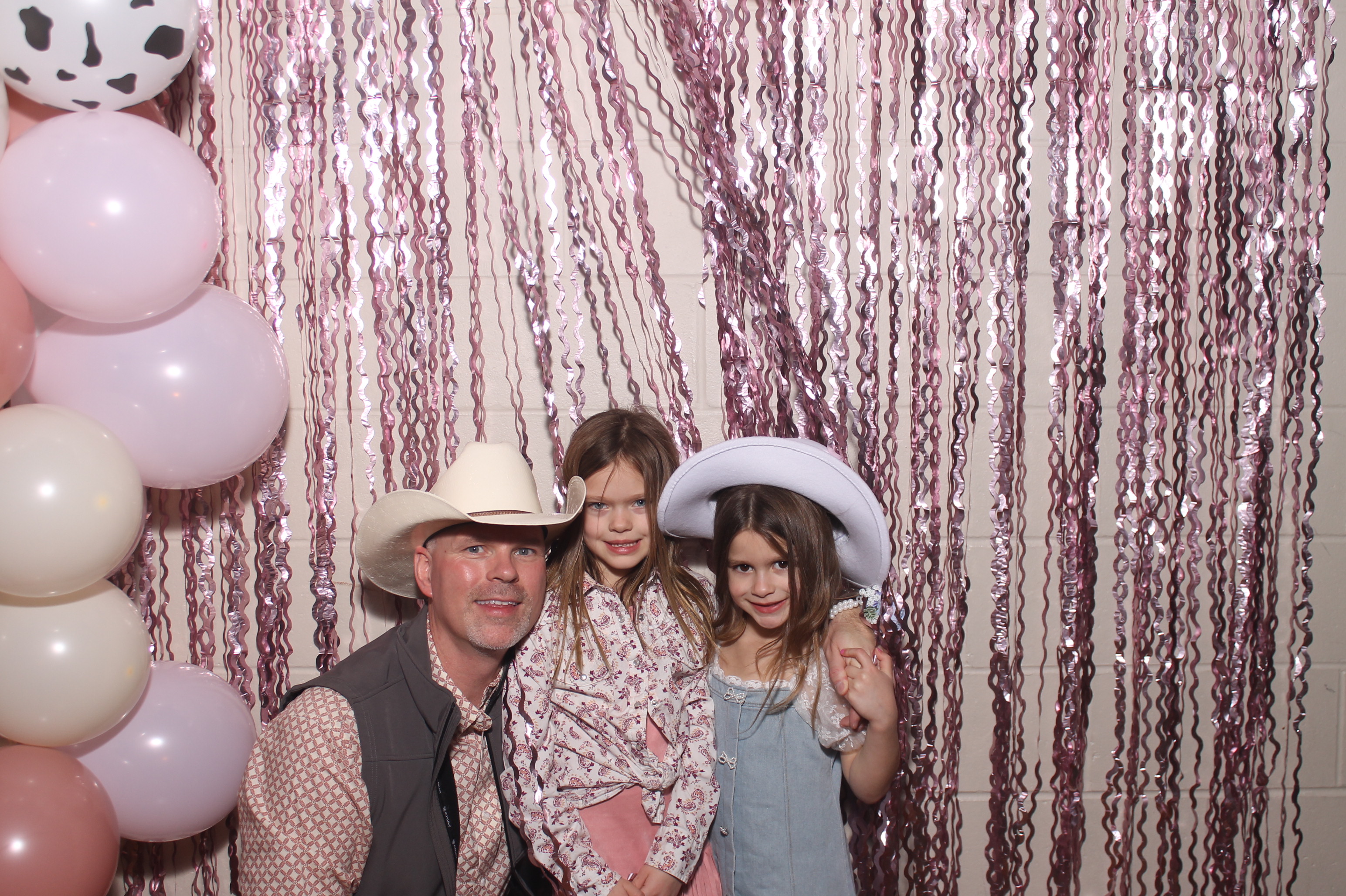 Queen of Peace Father Daughter Dance | View more photos from the event at gallery.photoboothcincy.com/u/PhotoBoothCincy/Queen-of-Peace-Father-Daughter-Dance