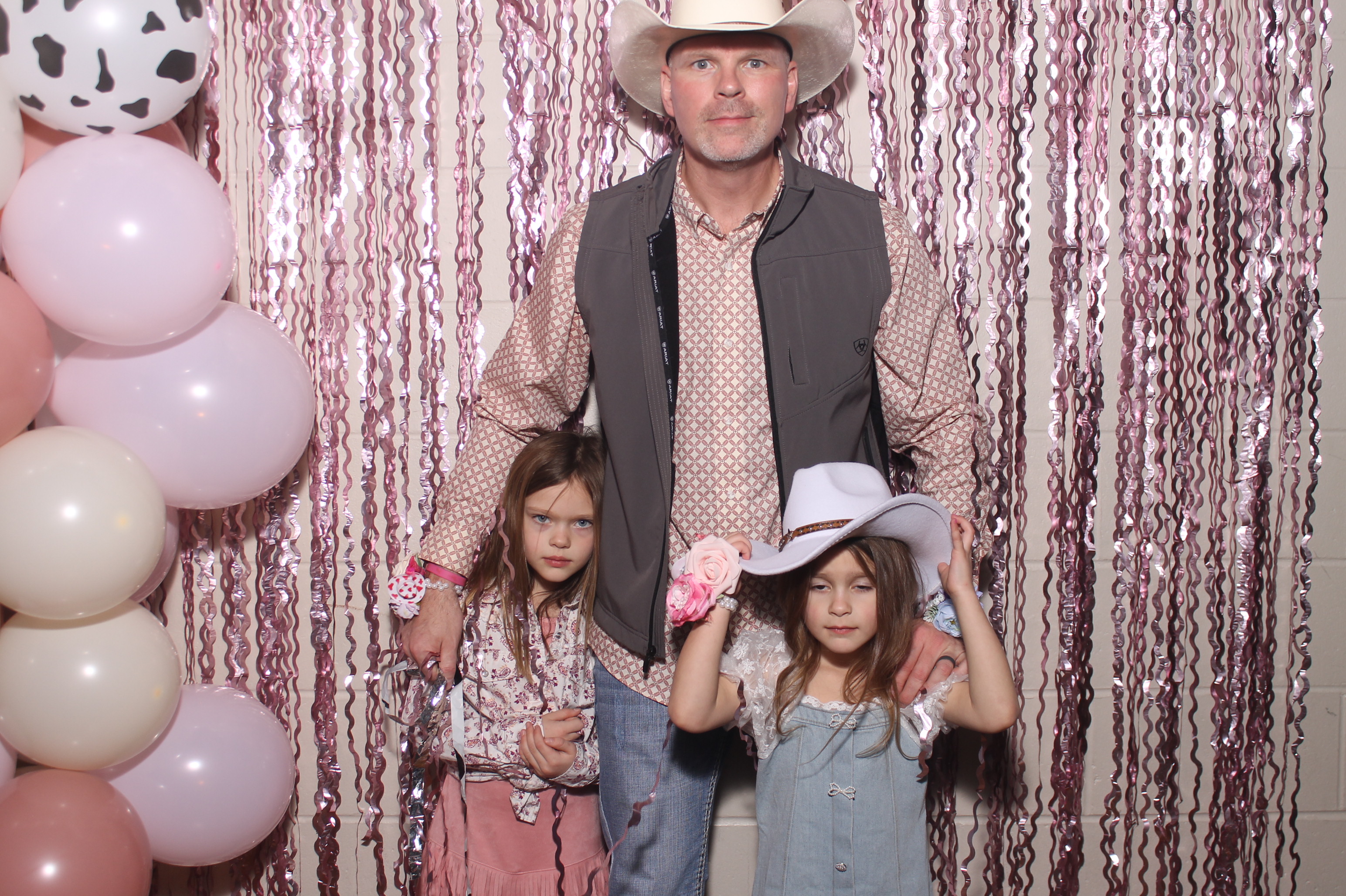 Queen of Peace Father Daughter Dance | View more photos from the event at gallery.photoboothcincy.com/u/PhotoBoothCincy/Queen-of-Peace-Father-Daughter-Dance