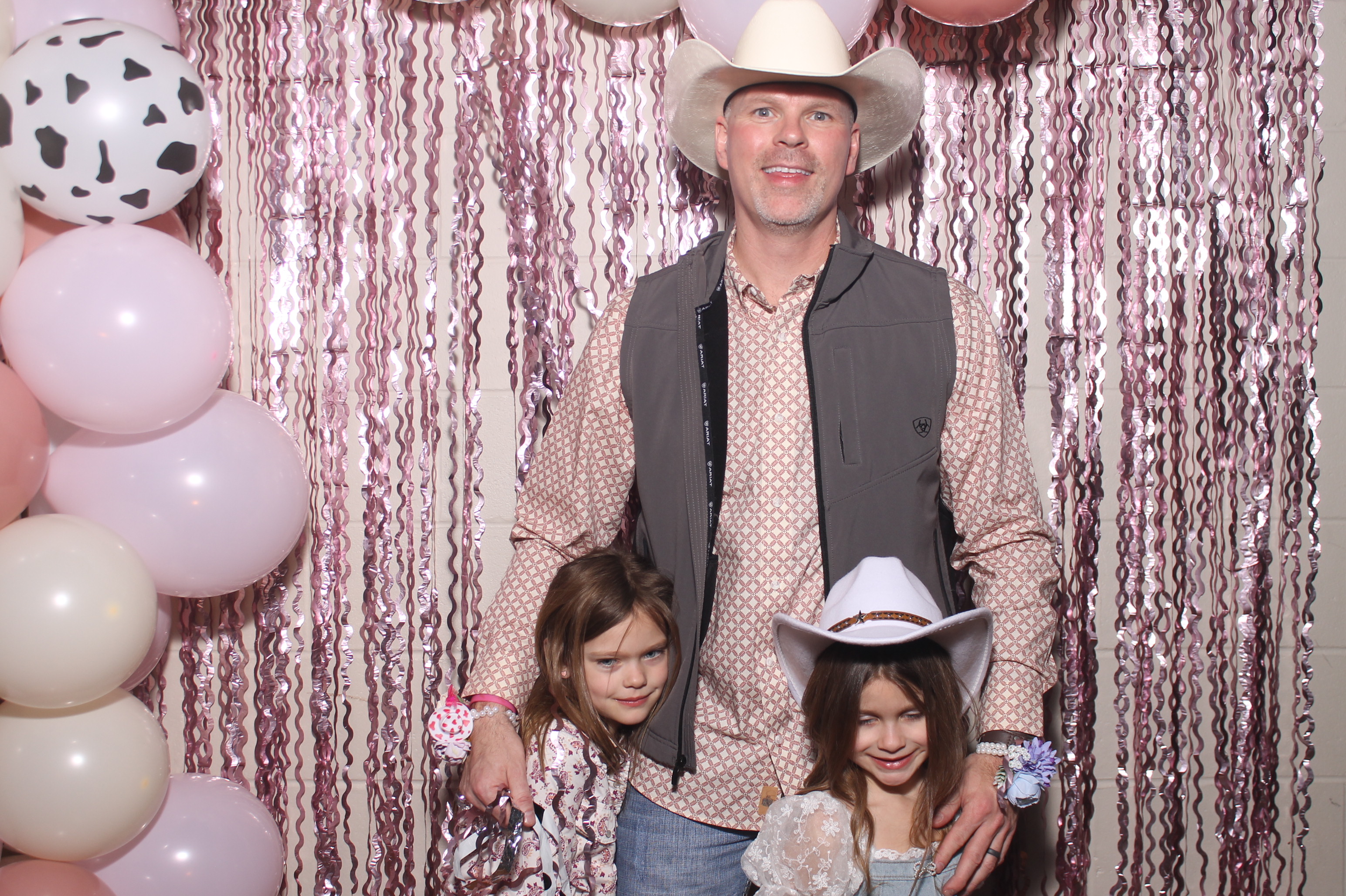 Queen of Peace Father Daughter Dance | View more photos from the event at gallery.photoboothcincy.com/u/PhotoBoothCincy/Queen-of-Peace-Father-Daughter-Dance