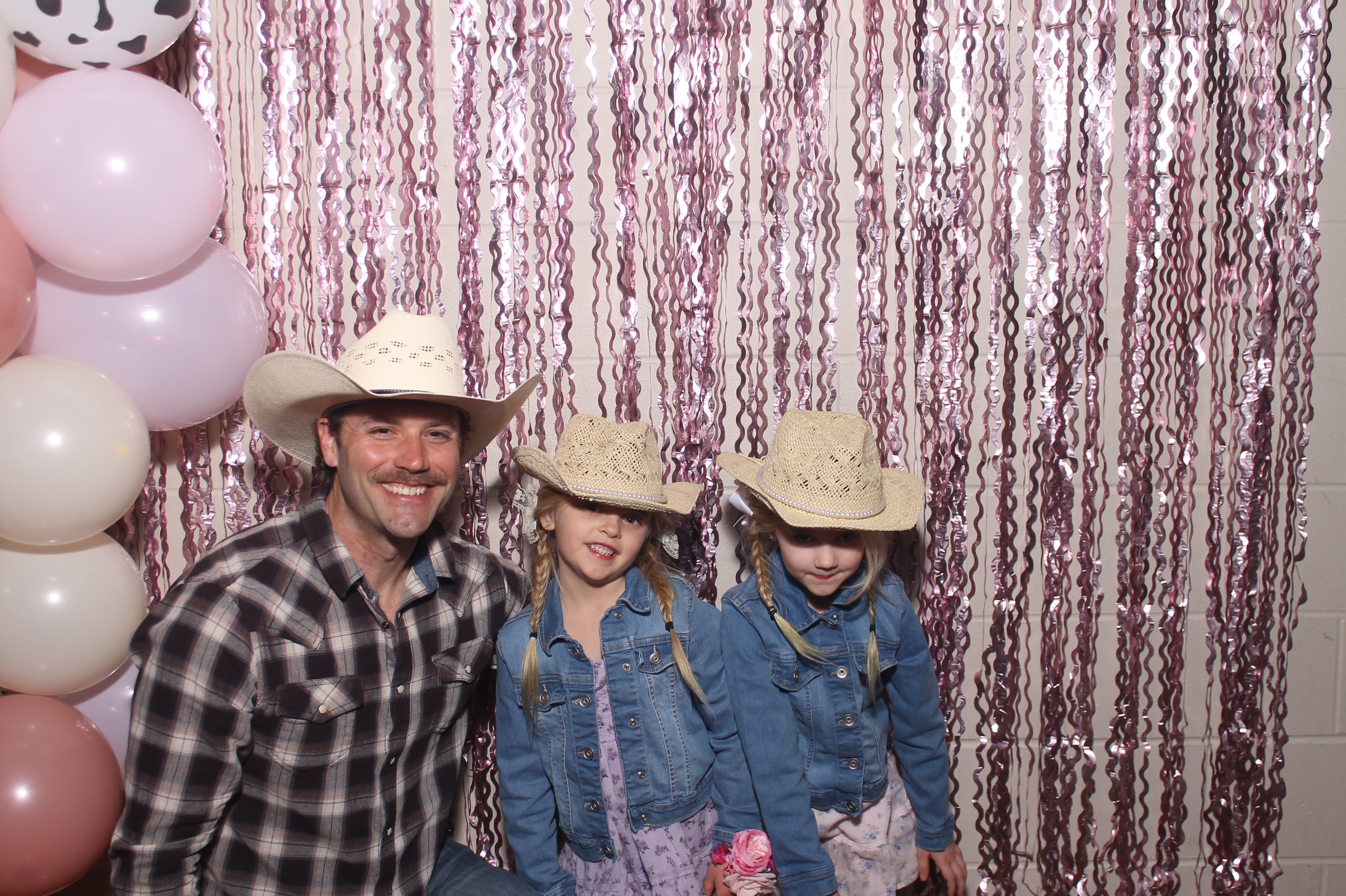 Queen of Peace Father Daughter Dance | View more photos from the event at gallery.photoboothcincy.com/u/PhotoBoothCincy/Queen-of-Peace-Father-Daughter-Dance