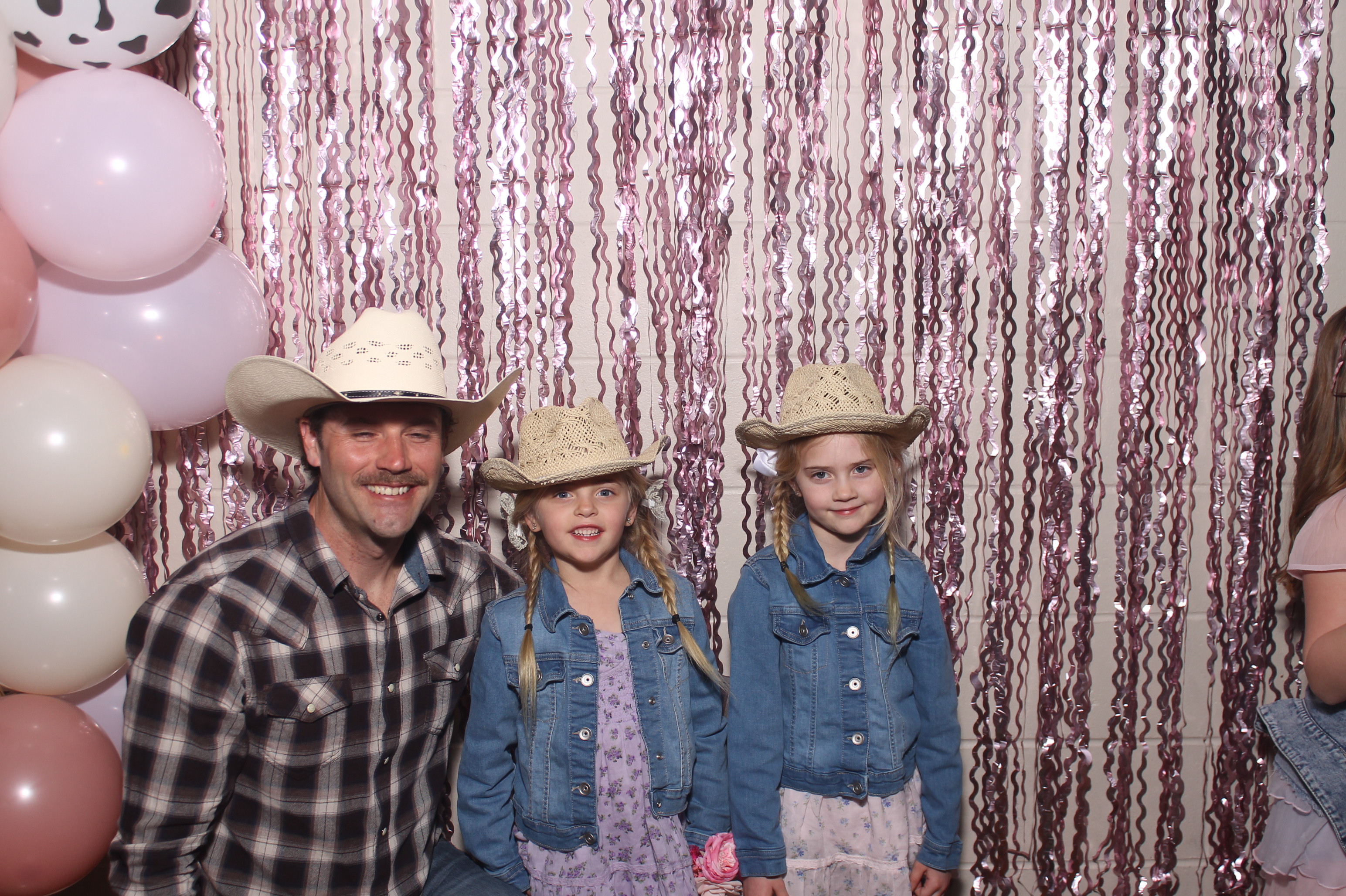 Queen of Peace Father Daughter Dance | View more photos from the event at gallery.photoboothcincy.com/u/PhotoBoothCincy/Queen-of-Peace-Father-Daughter-Dance