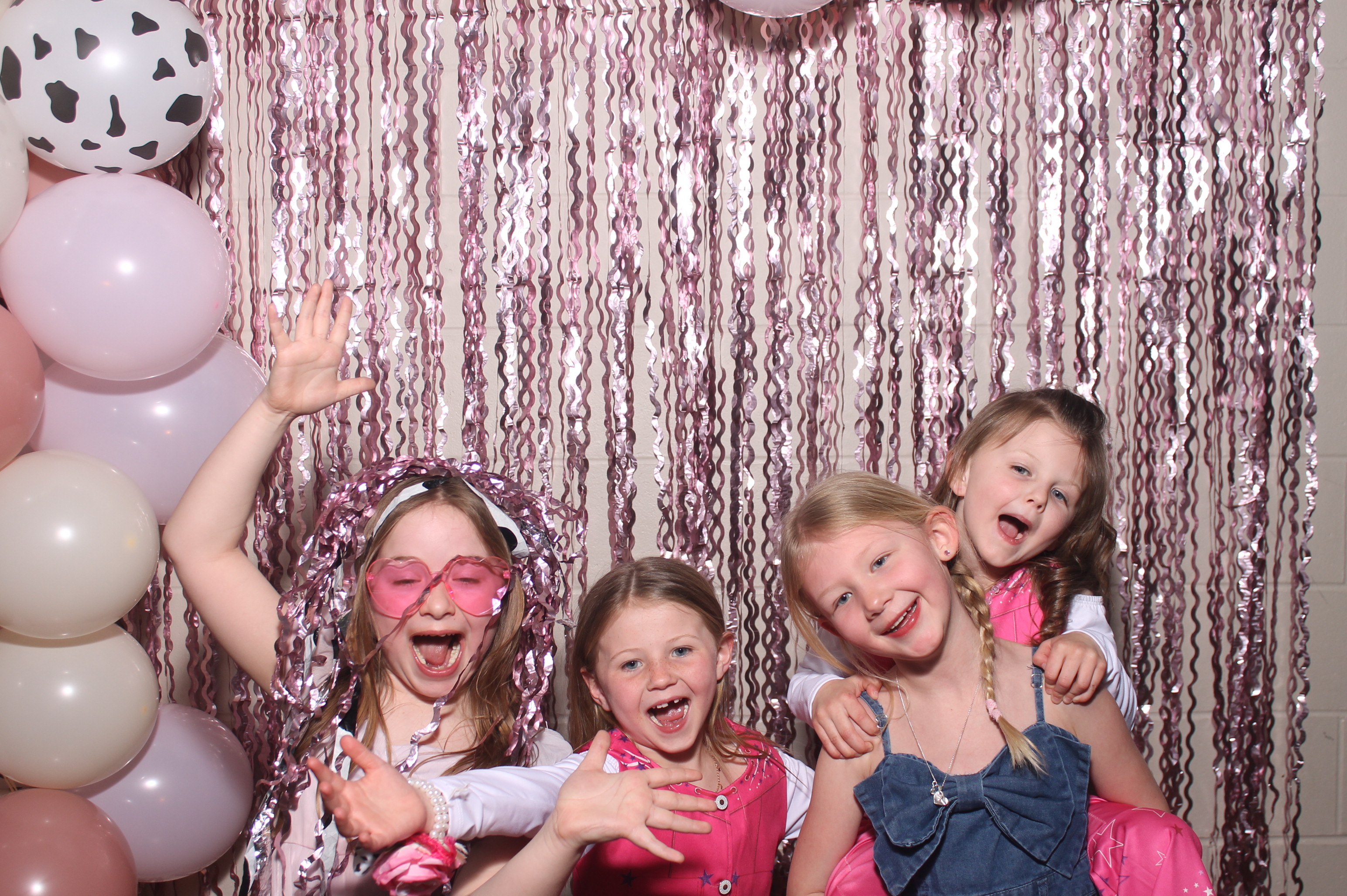 Queen of Peace Father Daughter Dance | View more photos from the event at gallery.photoboothcincy.com/u/PhotoBoothCincy/Queen-of-Peace-Father-Daughter-Dance