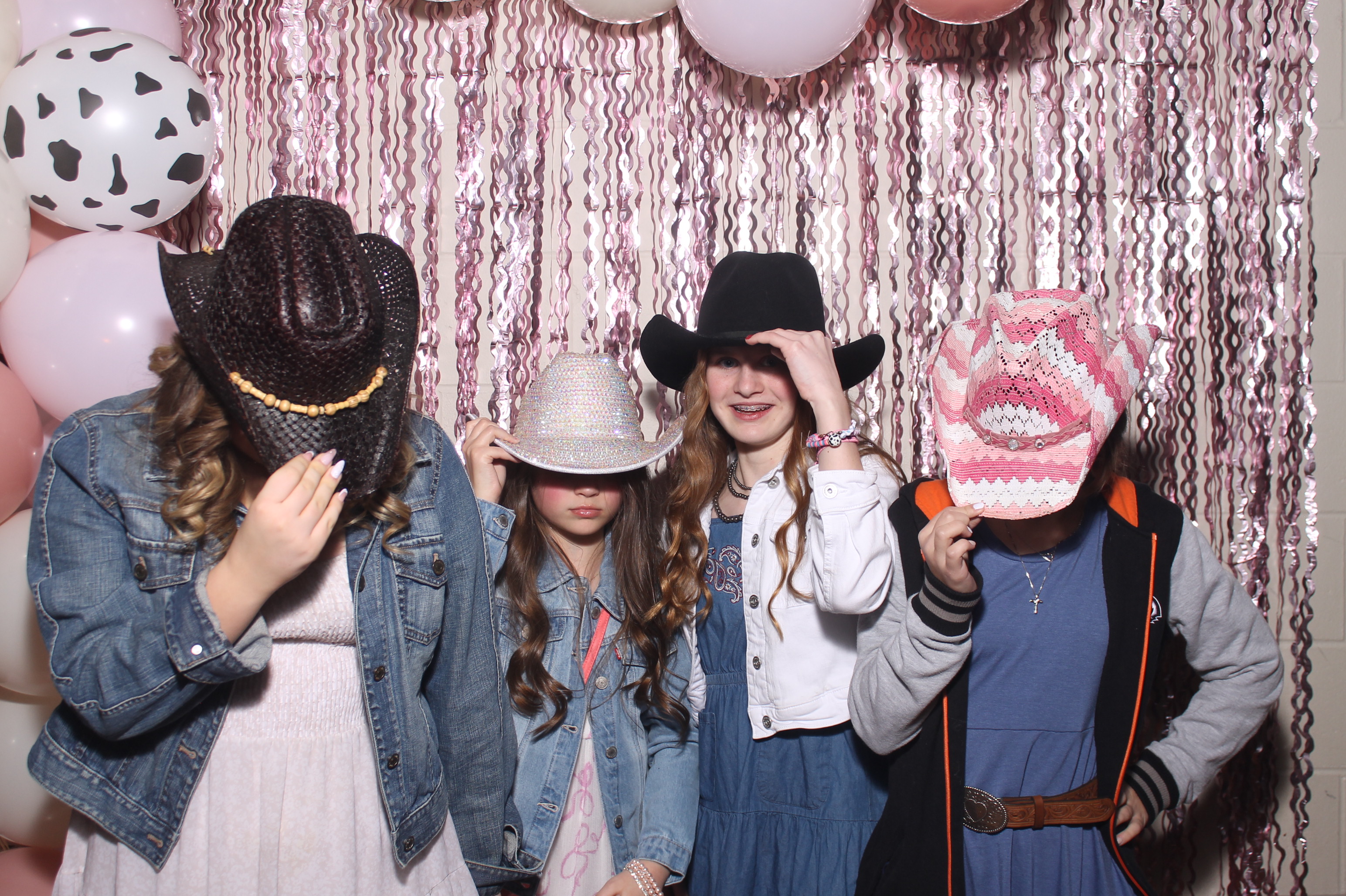 Queen of Peace Father Daughter Dance | View more photos from the event at gallery.photoboothcincy.com/u/PhotoBoothCincy/Queen-of-Peace-Father-Daughter-Dance