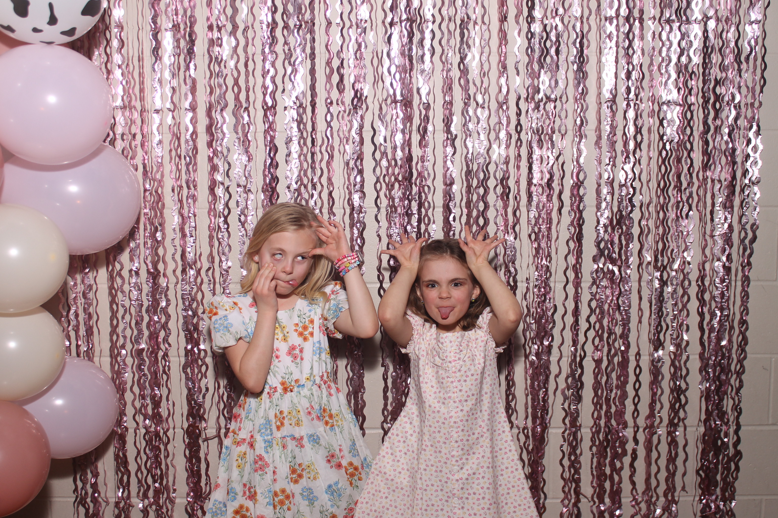 Queen of Peace Father Daughter Dance | View more photos from the event at gallery.photoboothcincy.com/u/PhotoBoothCincy/Queen-of-Peace-Father-Daughter-Dance