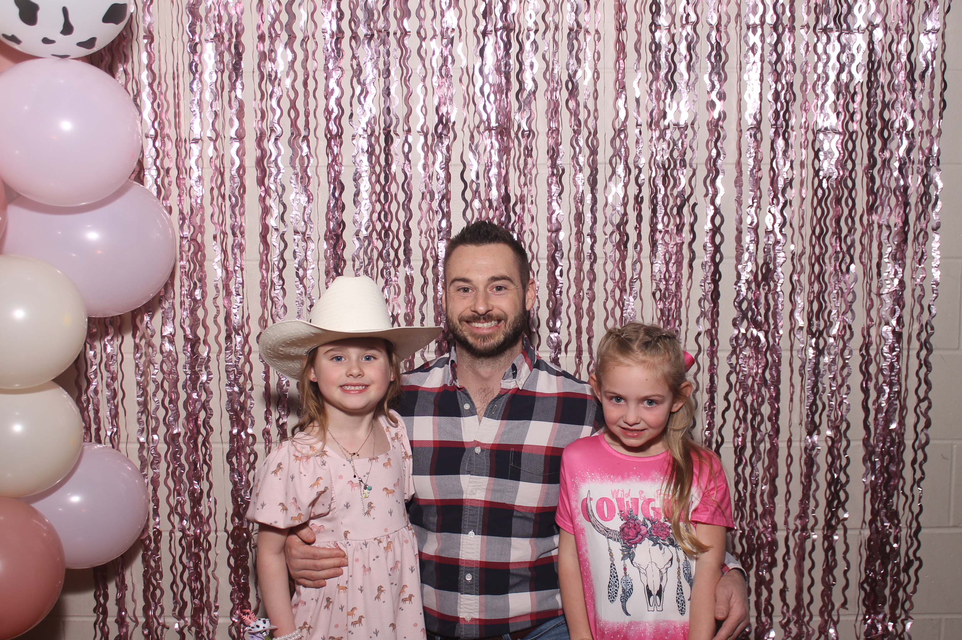 Queen of Peace Father Daughter Dance | View more photos from the event at gallery.photoboothcincy.com/u/PhotoBoothCincy/Queen-of-Peace-Father-Daughter-Dance