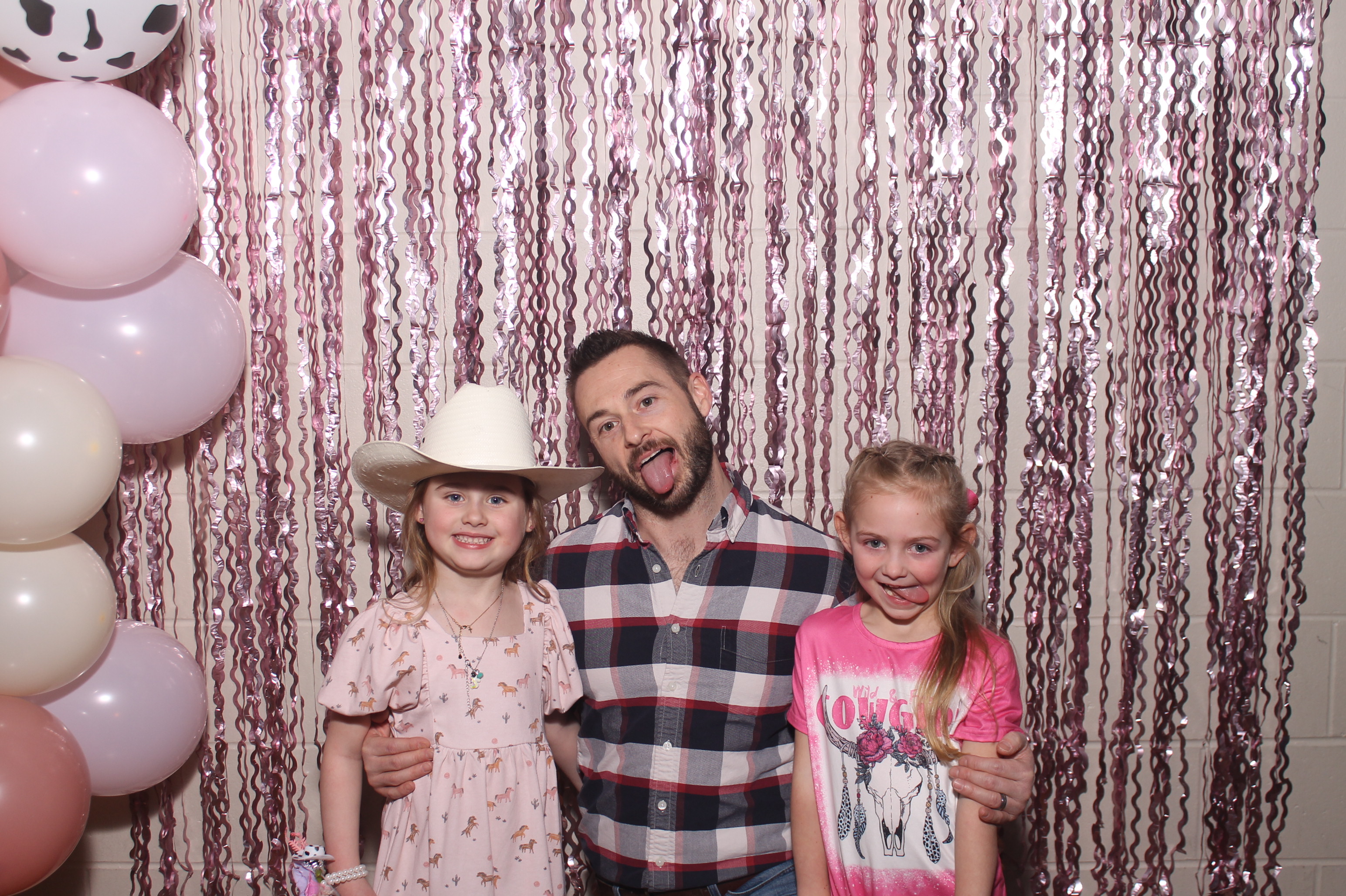 Queen of Peace Father Daughter Dance | View more photos from the event at gallery.photoboothcincy.com/u/PhotoBoothCincy/Queen-of-Peace-Father-Daughter-Dance