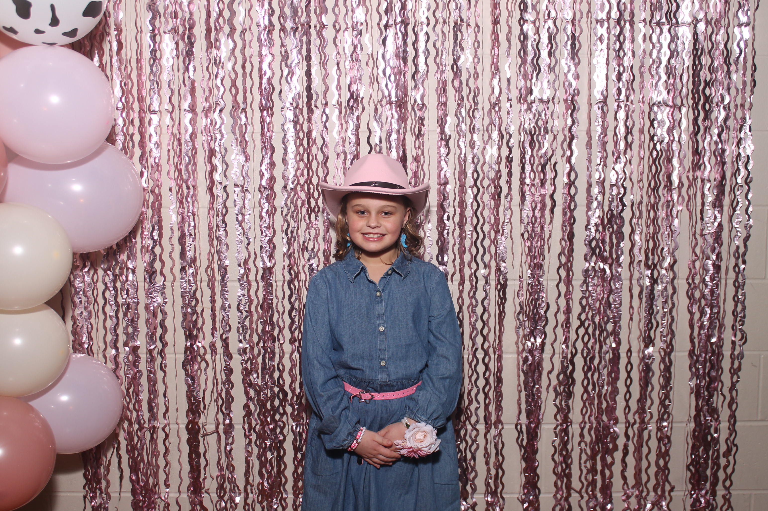 Queen of Peace Father Daughter Dance | View more photos from the event at gallery.photoboothcincy.com/u/PhotoBoothCincy/Queen-of-Peace-Father-Daughter-Dance