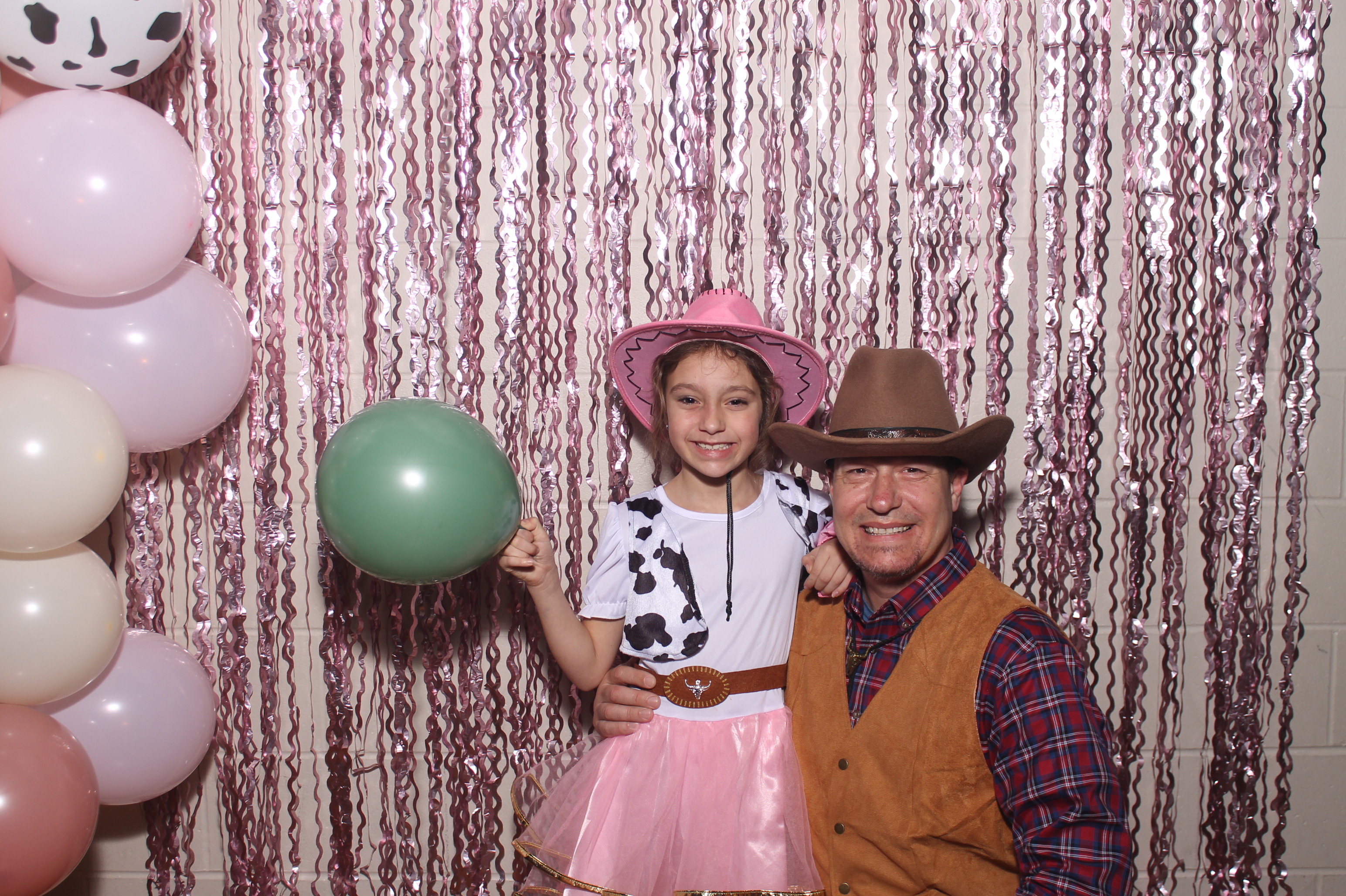 Queen of Peace Father Daughter Dance | View more photos from the event at gallery.photoboothcincy.com/u/PhotoBoothCincy/Queen-of-Peace-Father-Daughter-Dance