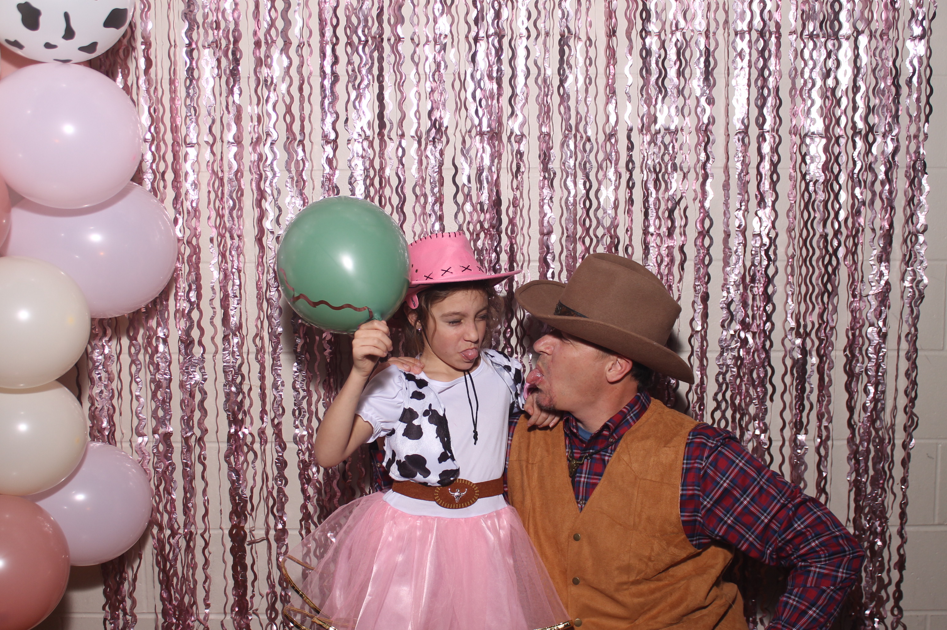 Queen of Peace Father Daughter Dance | View more photos from the event at gallery.photoboothcincy.com/u/PhotoBoothCincy/Queen-of-Peace-Father-Daughter-Dance