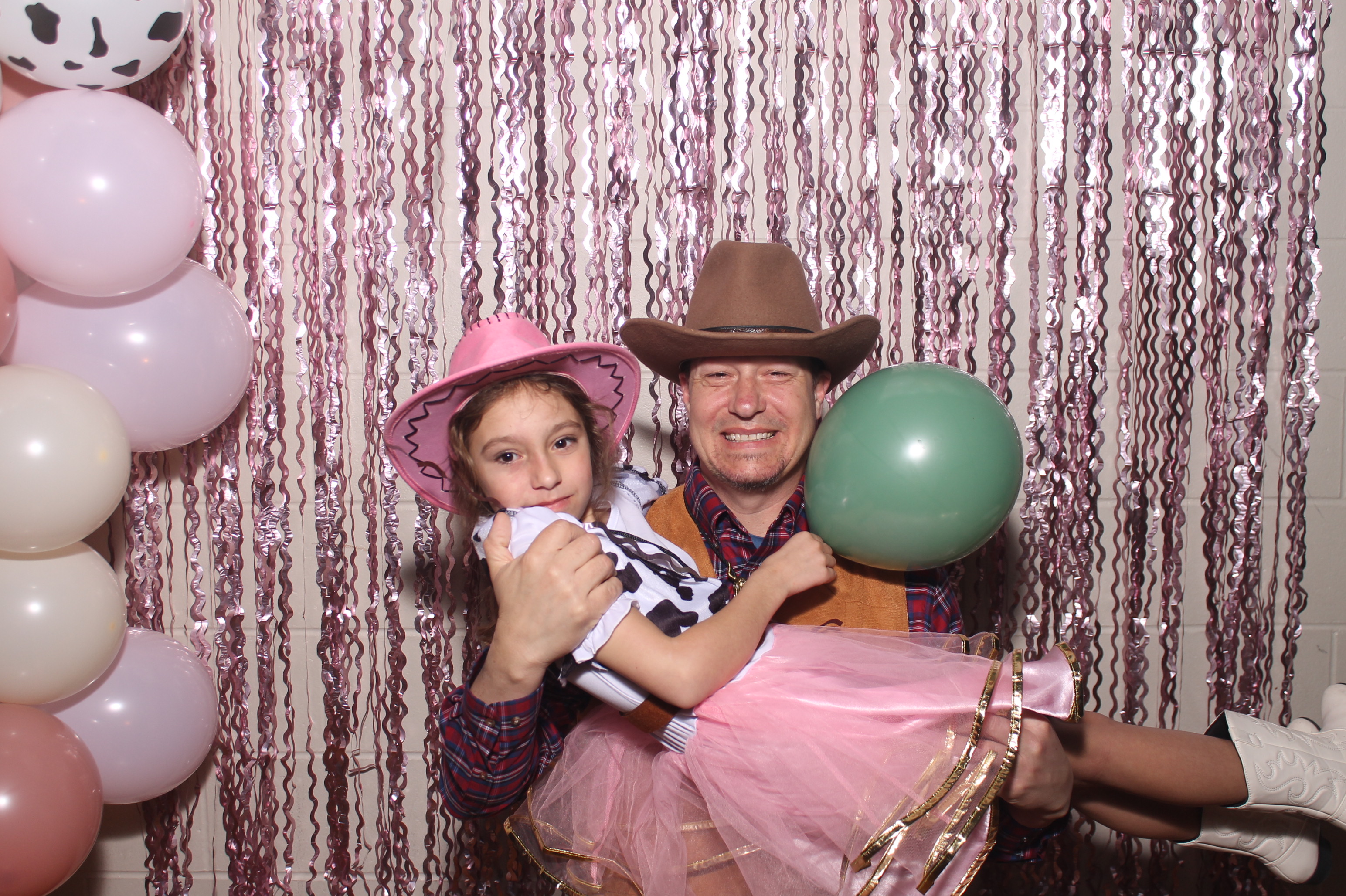 Queen of Peace Father Daughter Dance | View more photos from the event at gallery.photoboothcincy.com/u/PhotoBoothCincy/Queen-of-Peace-Father-Daughter-Dance