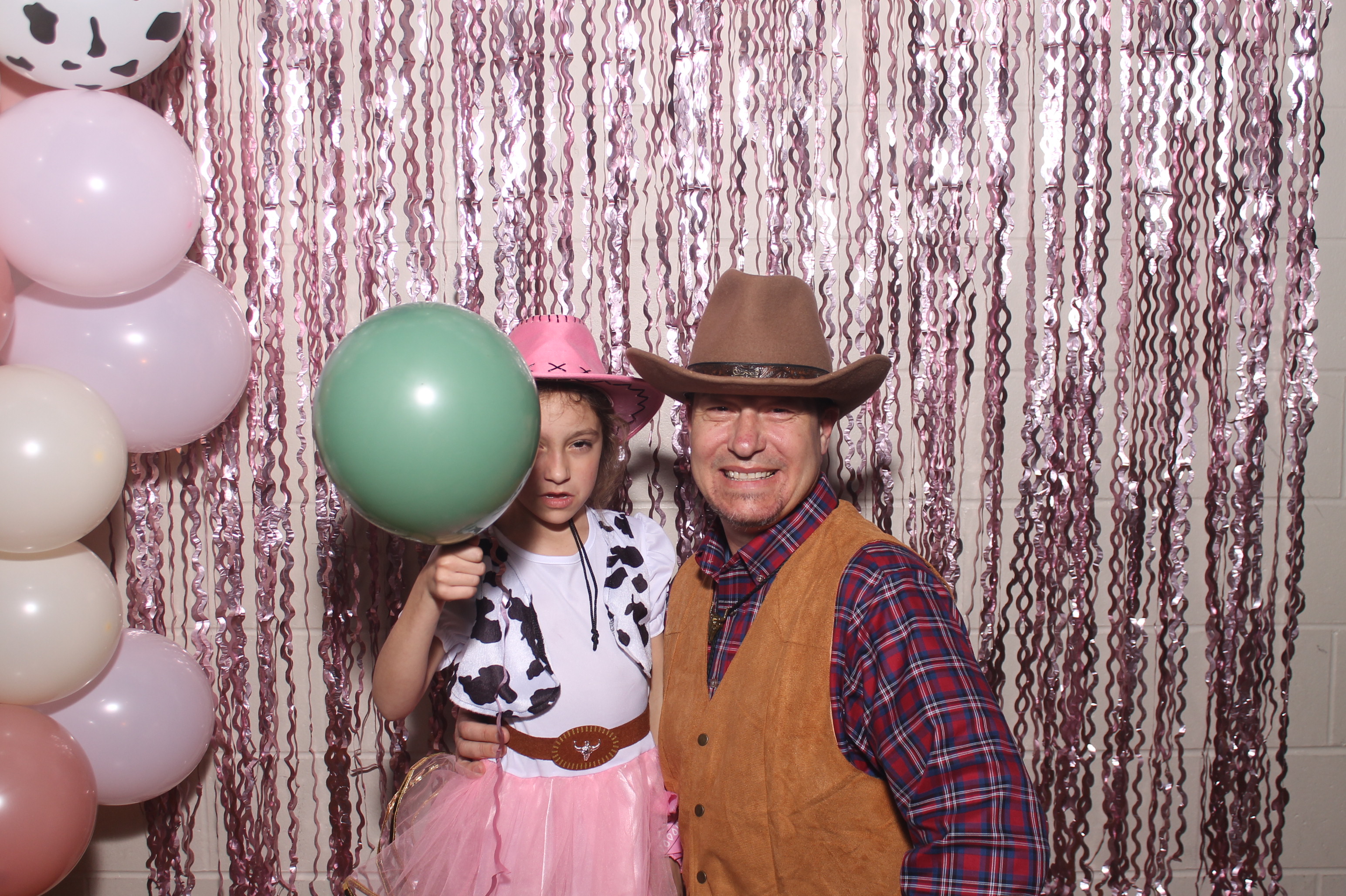 Queen of Peace Father Daughter Dance | View more photos from the event at gallery.photoboothcincy.com/u/PhotoBoothCincy/Queen-of-Peace-Father-Daughter-Dance