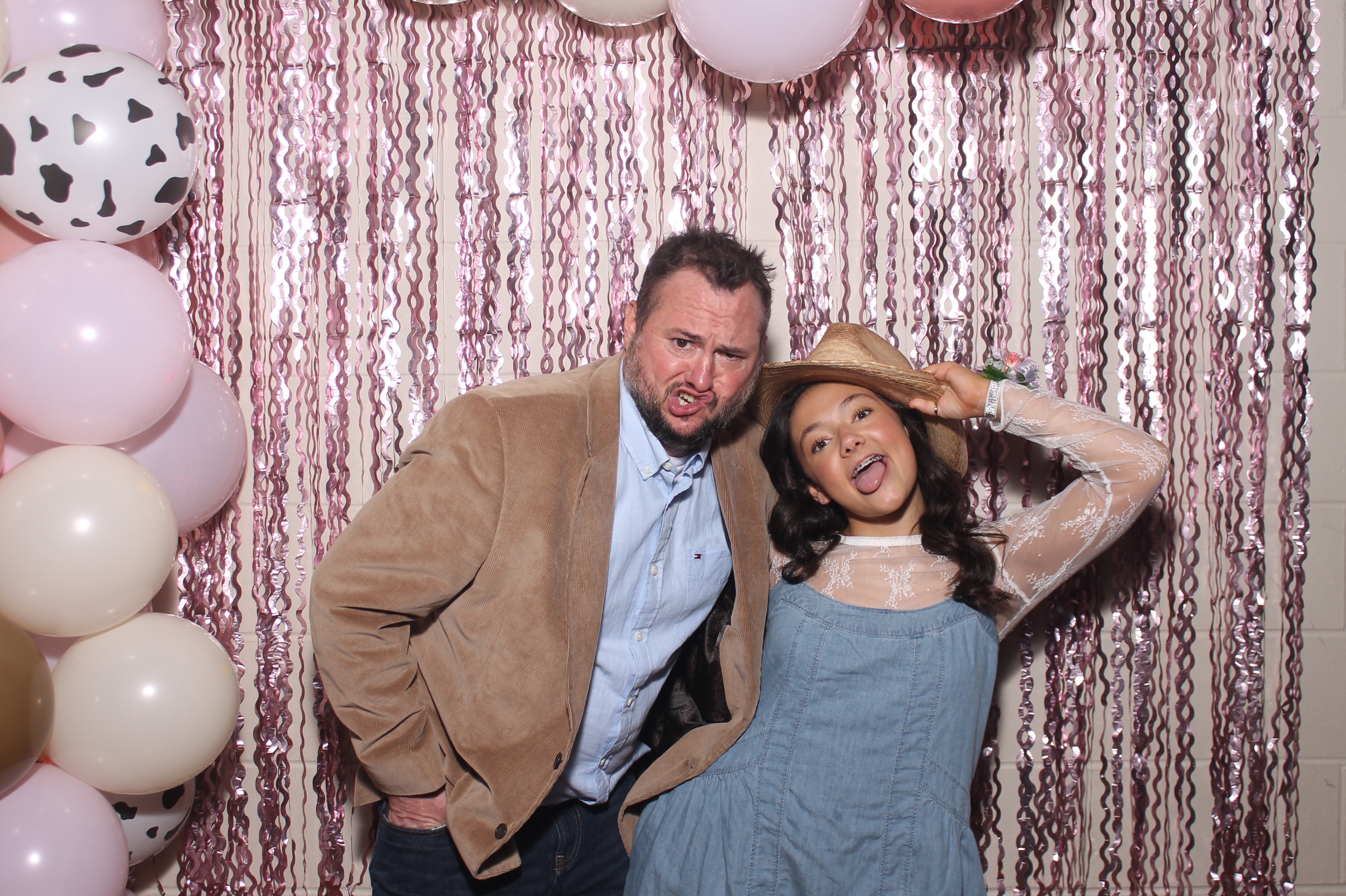 Queen of Peace Father Daughter Dance | View more photos from the event at gallery.photoboothcincy.com/u/PhotoBoothCincy/Queen-of-Peace-Father-Daughter-Dance