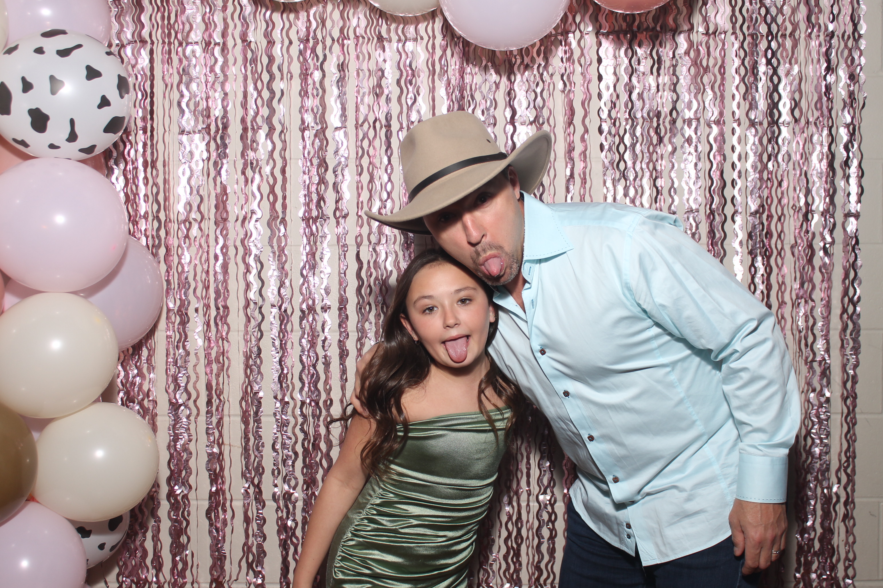 Queen of Peace Father Daughter Dance | View more photos from the event at gallery.photoboothcincy.com/u/PhotoBoothCincy/Queen-of-Peace-Father-Daughter-Dance