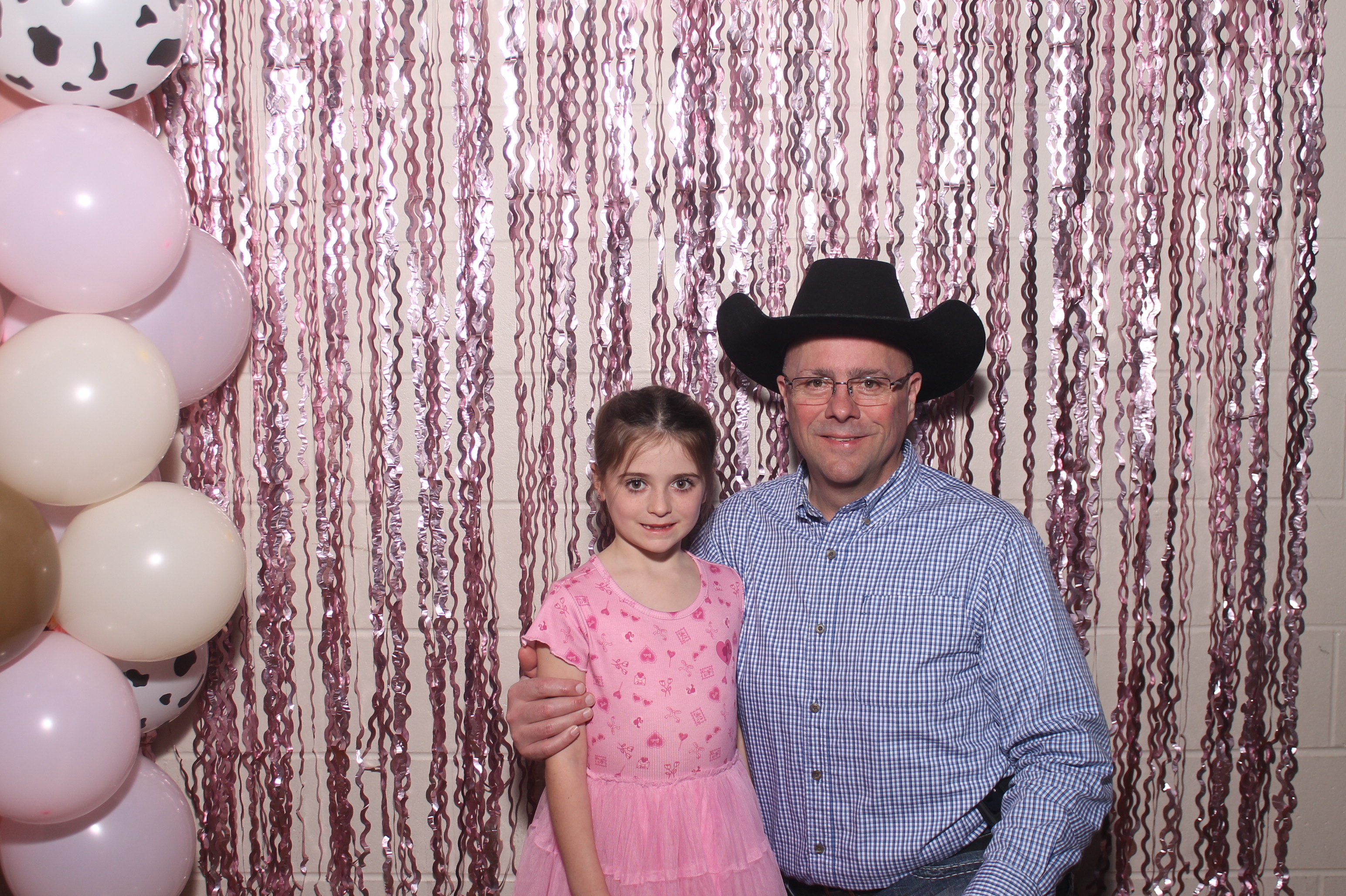 Queen of Peace Father Daughter Dance | View more photos from the event at gallery.photoboothcincy.com/u/PhotoBoothCincy/Queen-of-Peace-Father-Daughter-Dance