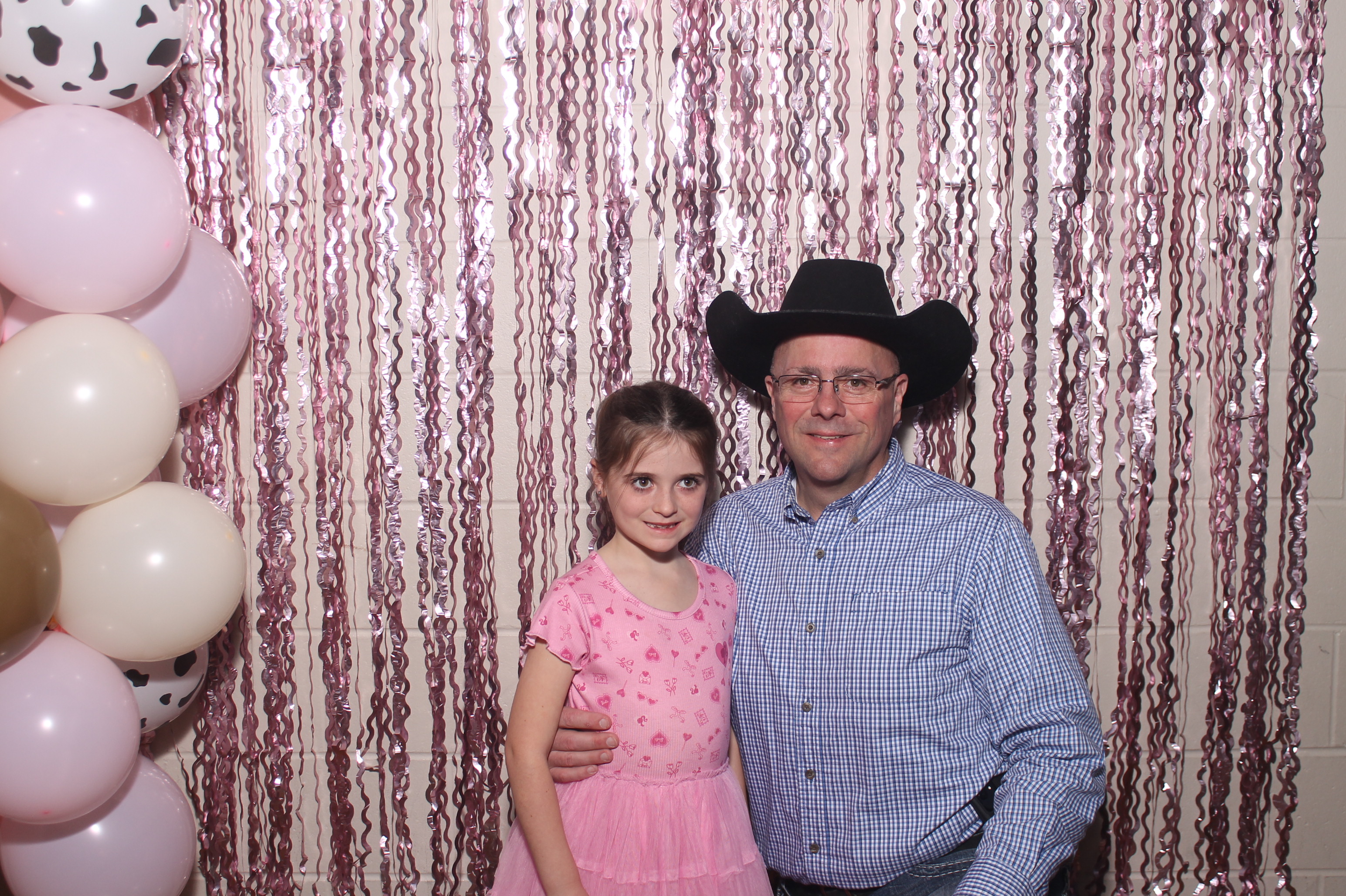 Queen of Peace Father Daughter Dance | View more photos from the event at gallery.photoboothcincy.com/u/PhotoBoothCincy/Queen-of-Peace-Father-Daughter-Dance