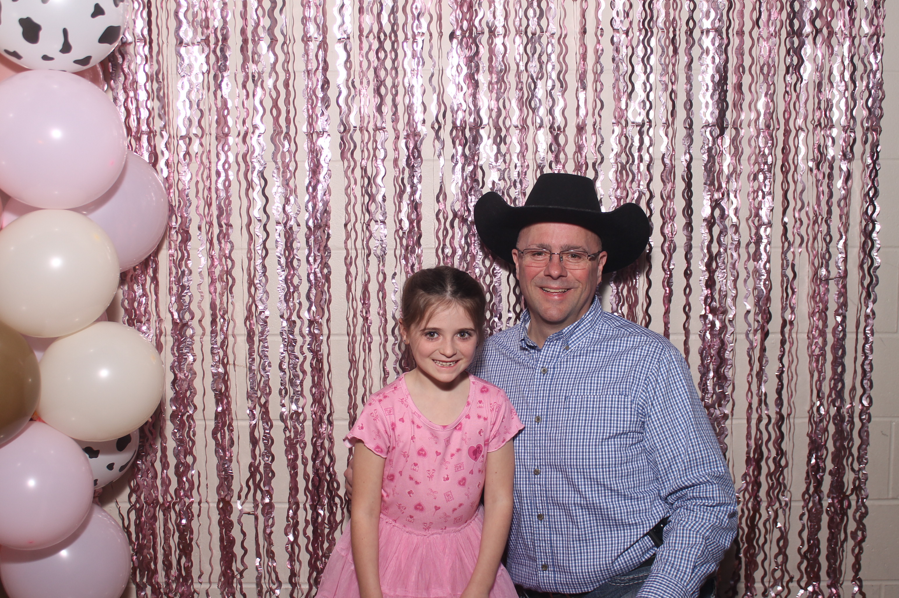 Queen of Peace Father Daughter Dance | View more photos from the event at gallery.photoboothcincy.com/u/PhotoBoothCincy/Queen-of-Peace-Father-Daughter-Dance
