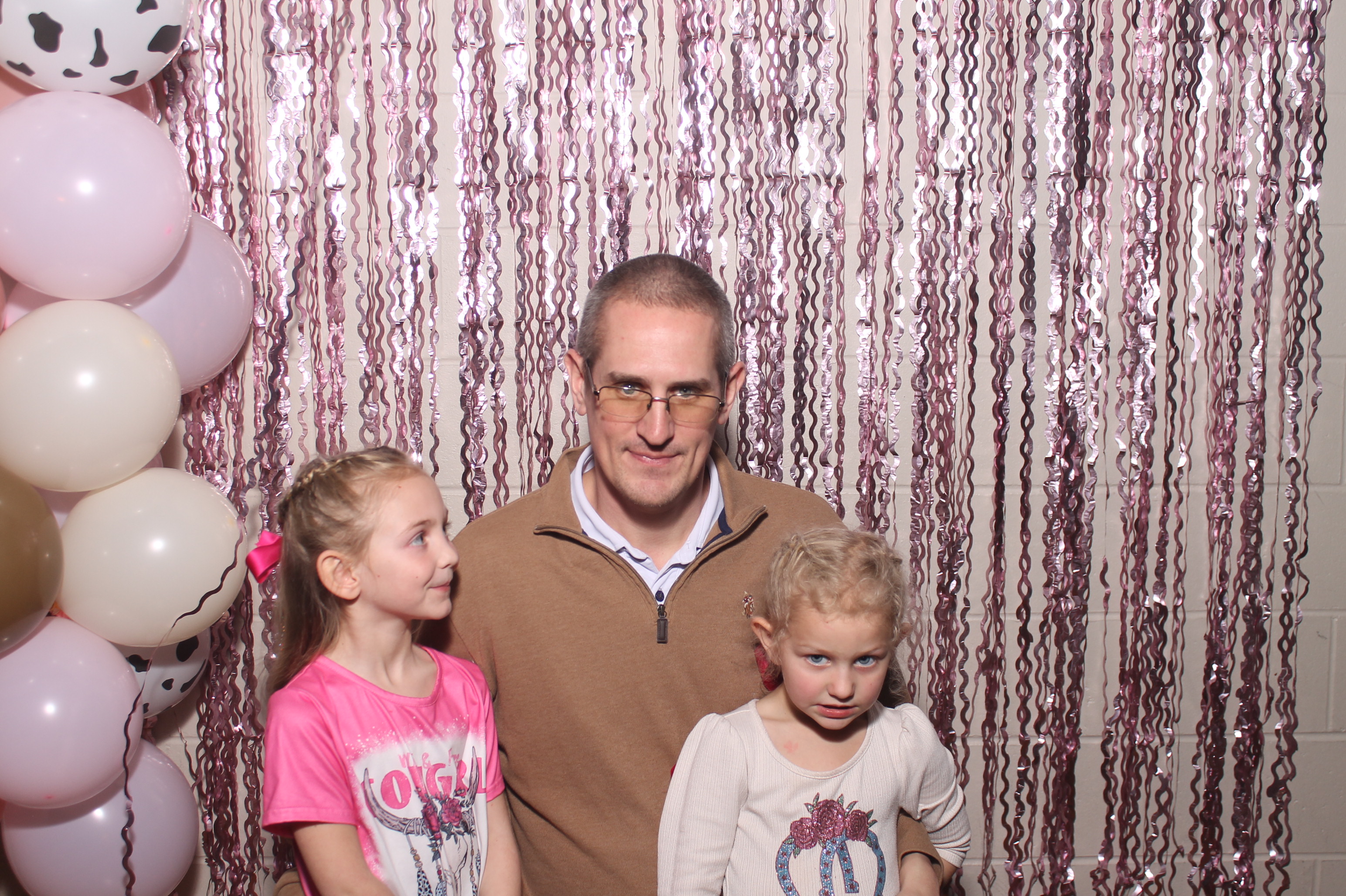 Queen of Peace Father Daughter Dance | View more photos from the event at gallery.photoboothcincy.com/u/PhotoBoothCincy/Queen-of-Peace-Father-Daughter-Dance