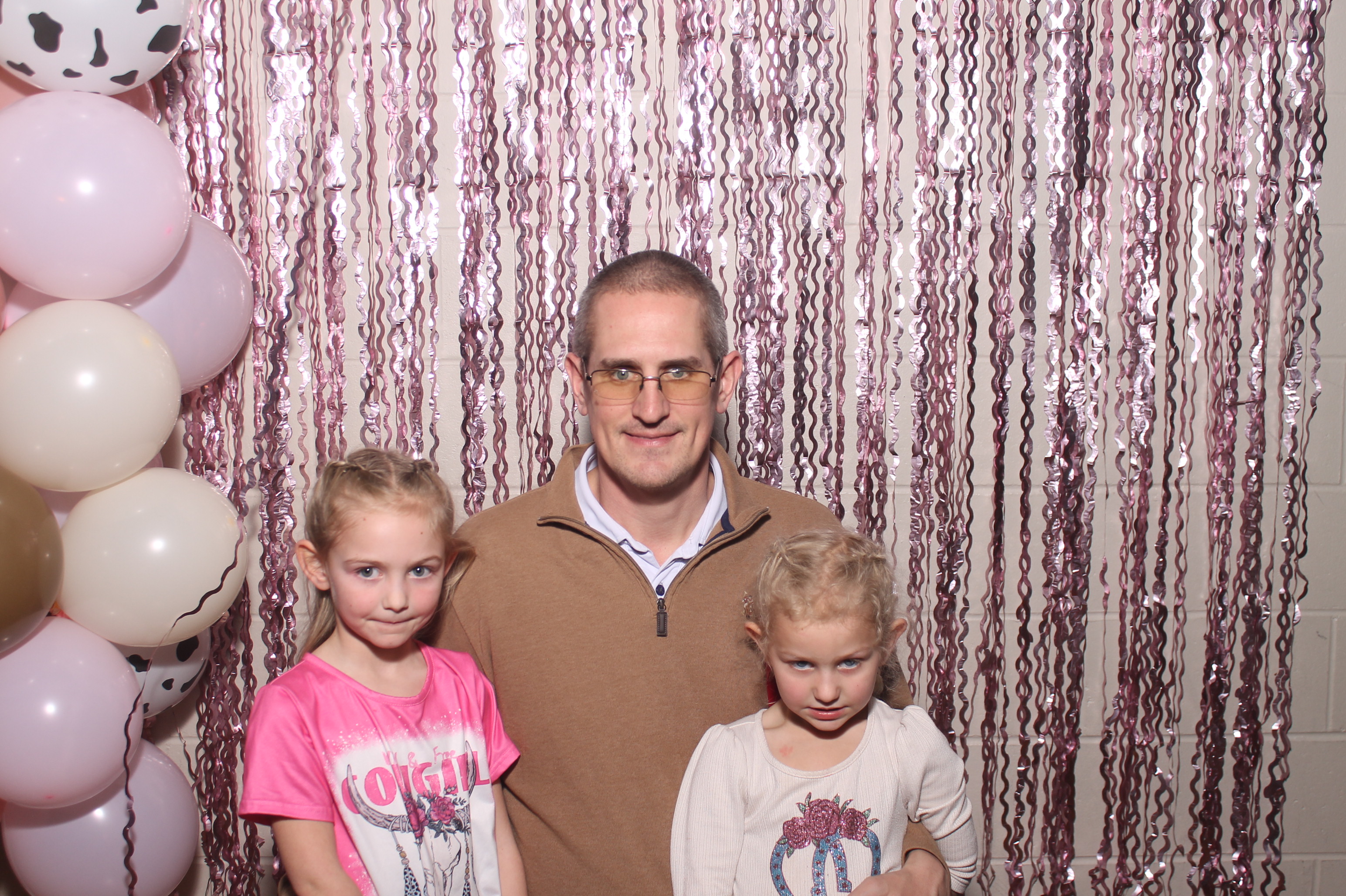 Queen of Peace Father Daughter Dance | View more photos from the event at gallery.photoboothcincy.com/u/PhotoBoothCincy/Queen-of-Peace-Father-Daughter-Dance