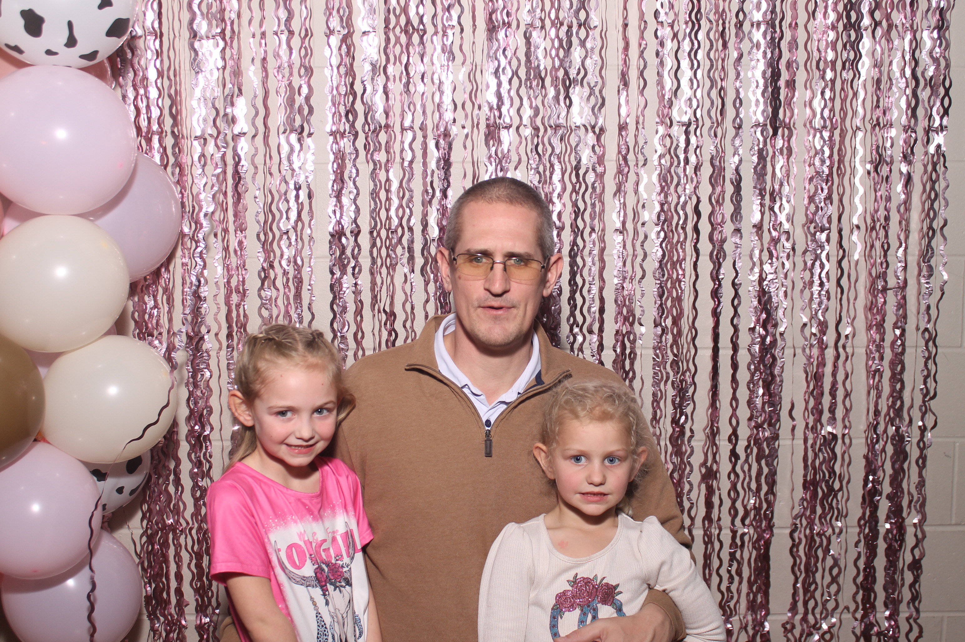 Queen of Peace Father Daughter Dance | View more photos from the event at gallery.photoboothcincy.com/u/PhotoBoothCincy/Queen-of-Peace-Father-Daughter-Dance